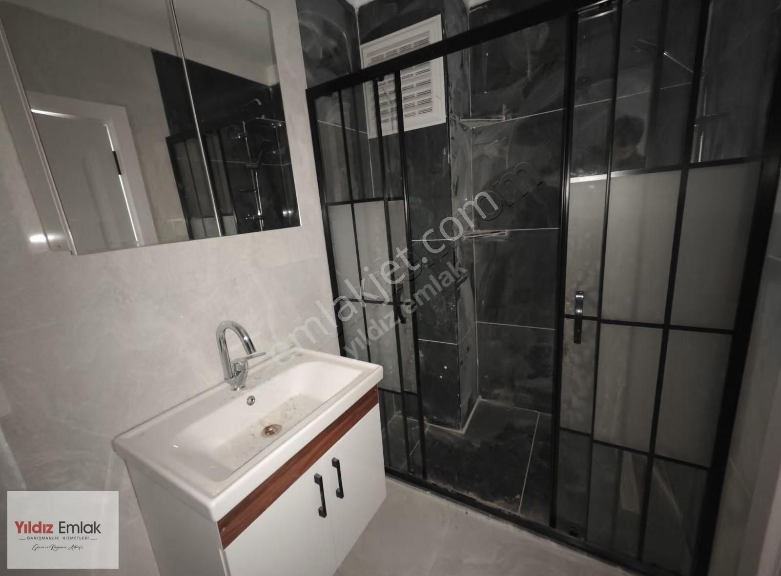 Kazım Karabekir Mah.de Tuzla Caddesi Yakını 3+1 Ara Kat - Görsel 17