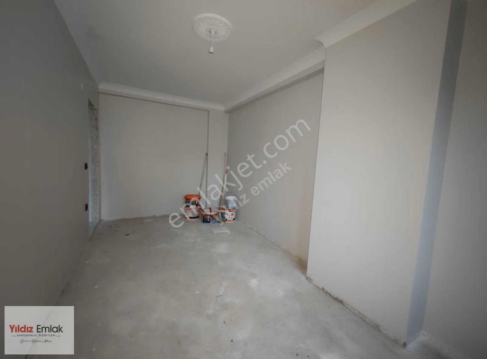 Bağlarbaşı Mah.de Tuzla Caddesi Yakını Satılık 2+1 Ara Kat - Görsel 3