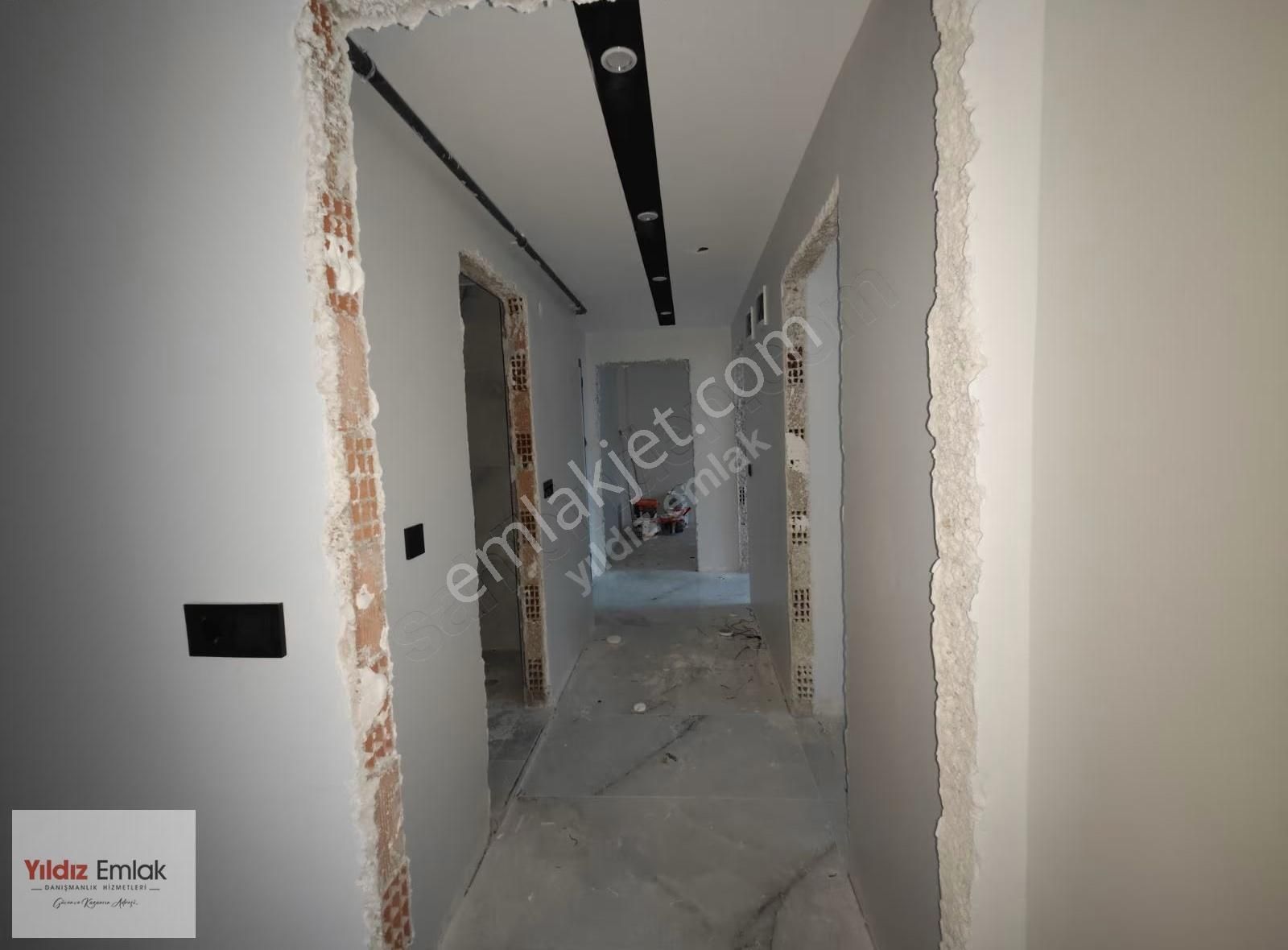 Bağlarbaşı Mah.de Tuzla Caddesi Yakını Satılık 2+1 Ara Kat