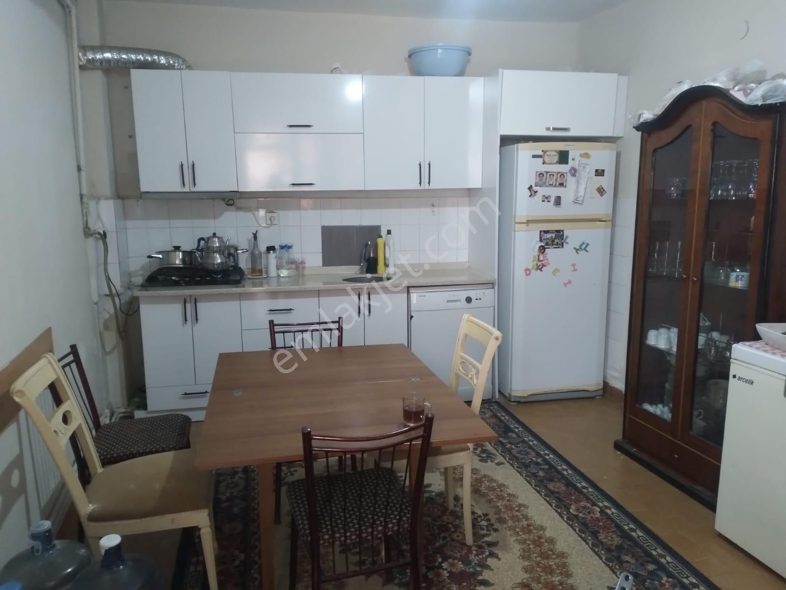 Atasehir Mevlana Mh.cadde Ustunde Temiz 2+1 Satilik Daire