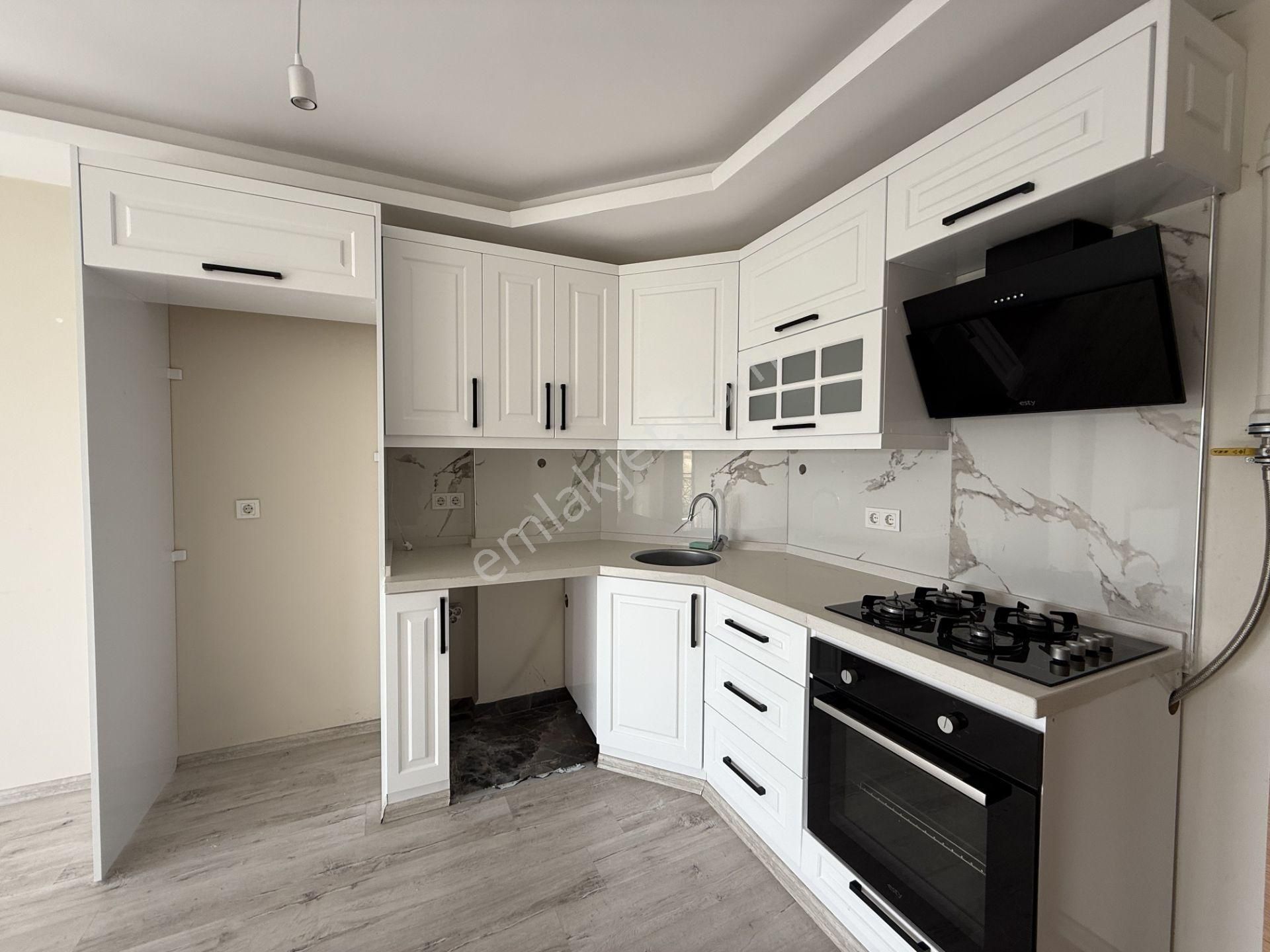 Seferihisar Camiikebir Mahallesi – Gözsüzler Caddesi’nde Satılık 2+1 Daire - Görsel 4