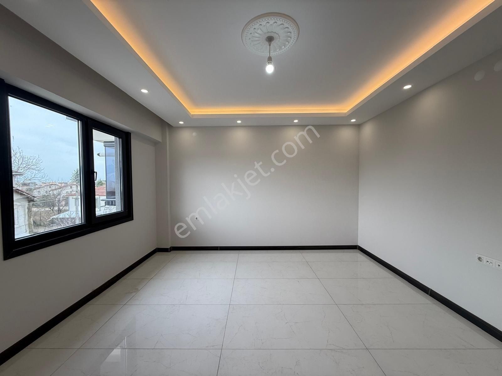 Yön Group'tan Çarşı Merkezde 2+1 Kiralık Daire - Görsel 2