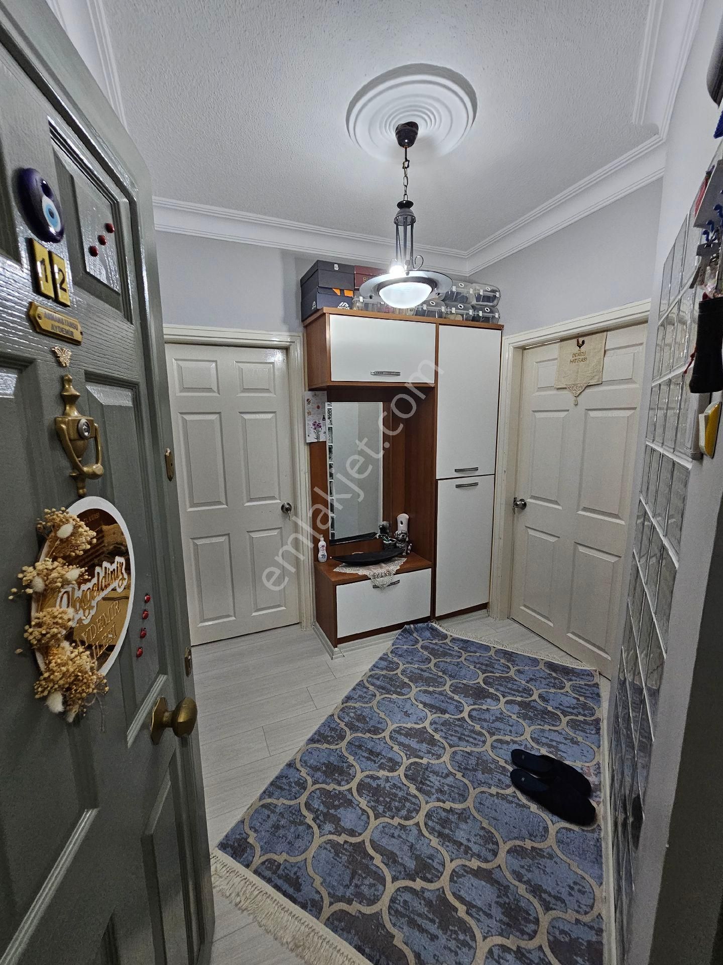 Beyazevlerde 3+1 4 Katlının 3. Katı Cam Balkonlu Doğalgazlı (asansör Yok) - Görsel 24