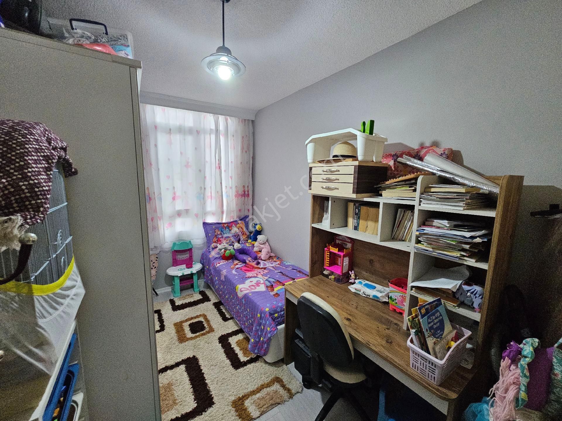 Beyazevlerde 3+1 4 Katlının 3. Katı Cam Balkonlu Doğalgazlı (asansör Yok) - Görsel 14