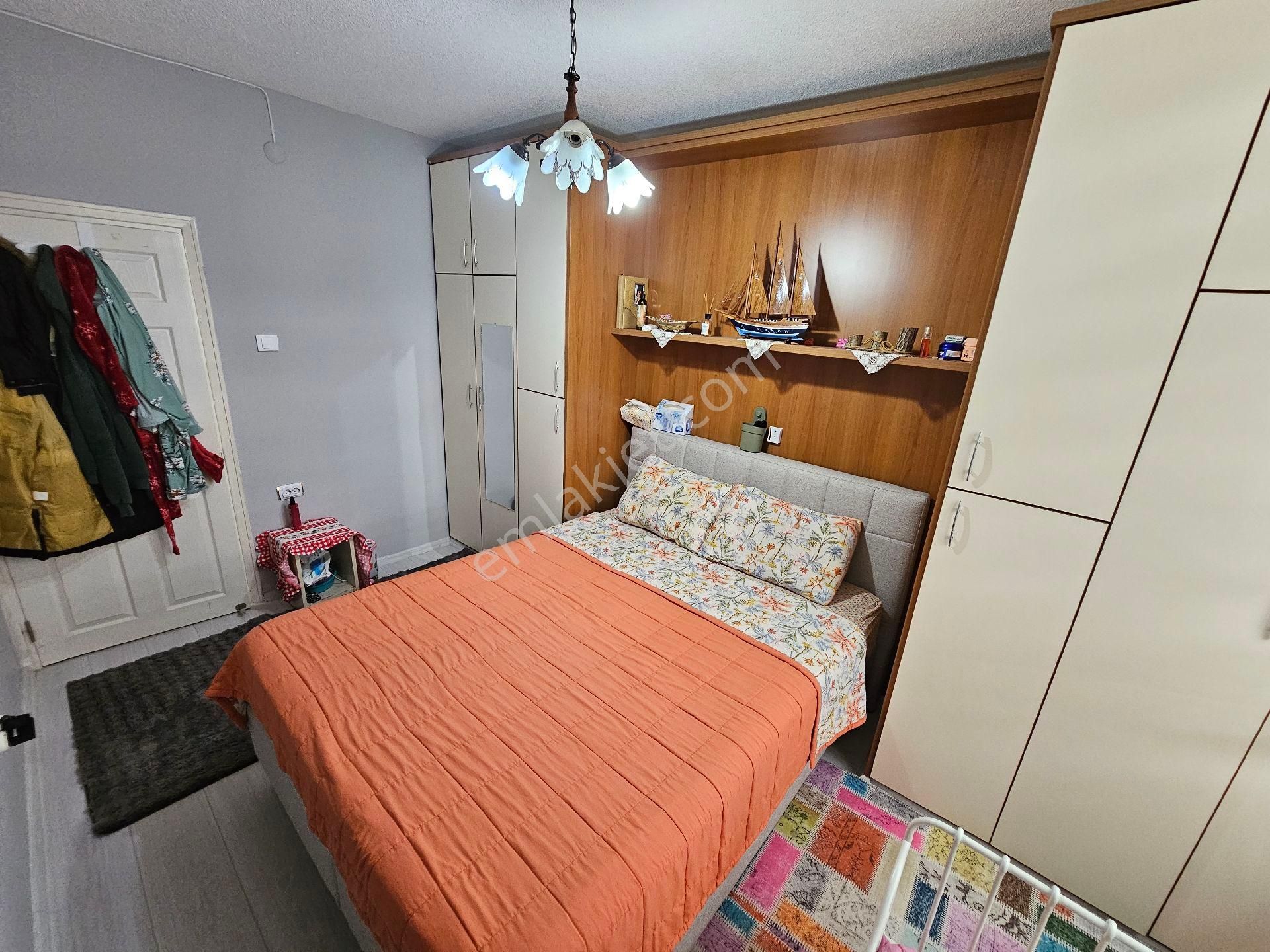 Beyazevlerde 3+1 4 Katlının 3. Katı Cam Balkonlu Doğalgazlı (asansör Yok) - Görsel 18