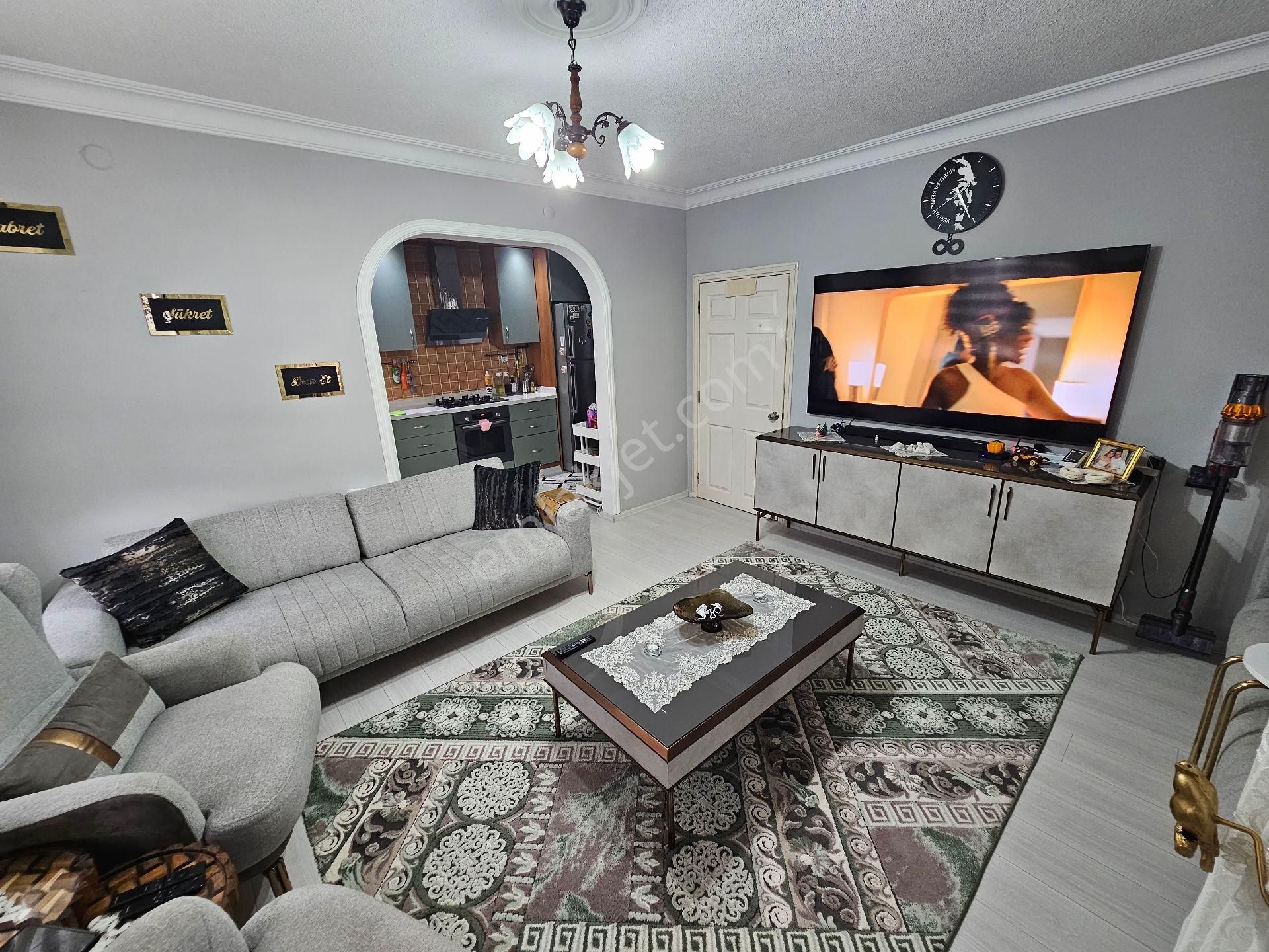 Beyazevlerde 3+1 4 Katlının 3. Katı Cam Balkonlu Doğalgazlı (asansör Yok) - Görsel 10