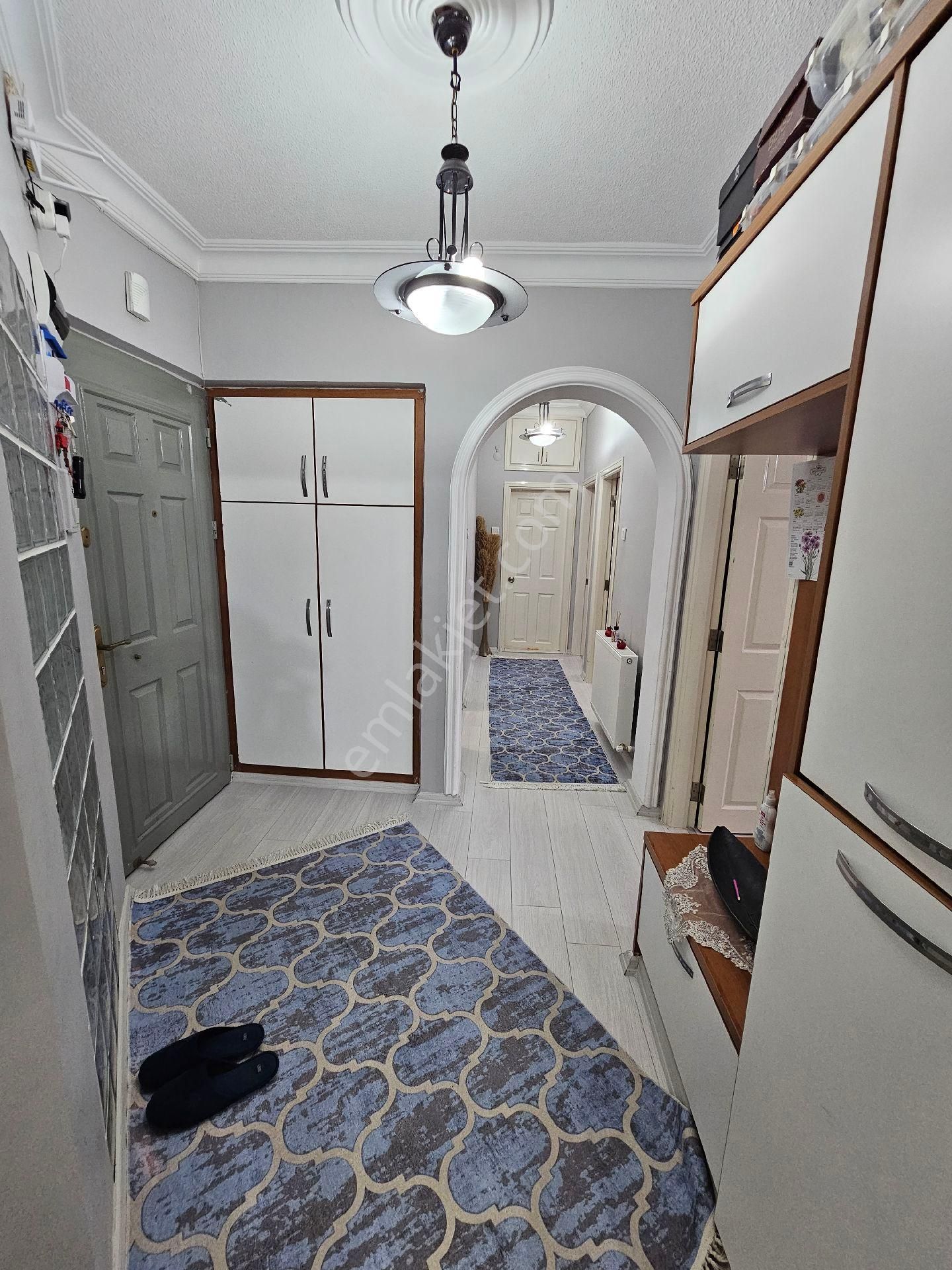 Beyazevlerde 3+1 4 Katlının 3. Katı Cam Balkonlu Doğalgazlı (asansör Yok) - Görsel 22