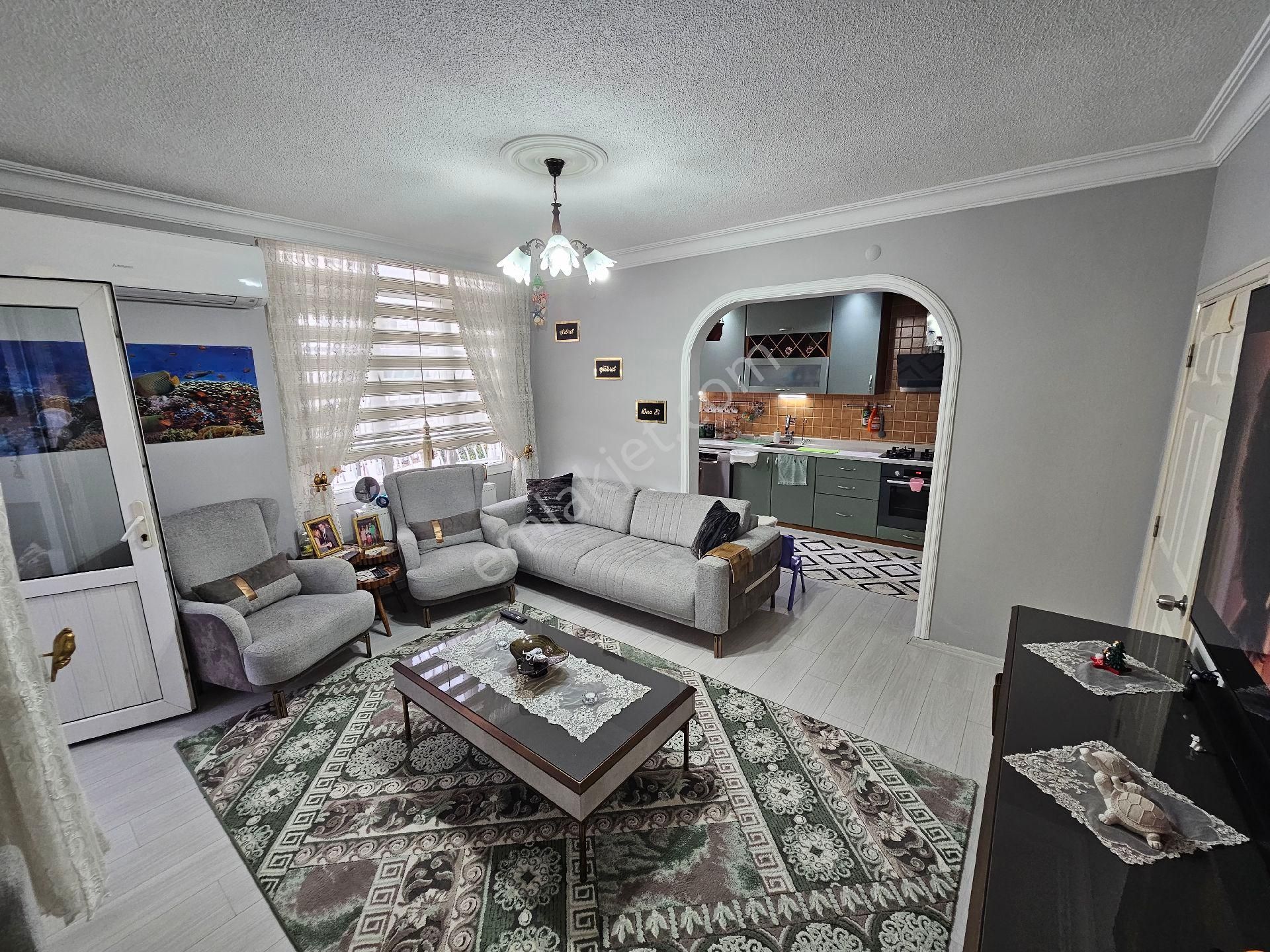 Beyazevlerde 3+1 4 Katlının 3. Katı Cam Balkonlu Doğalgazlı (asansör Yok) - Görsel 7