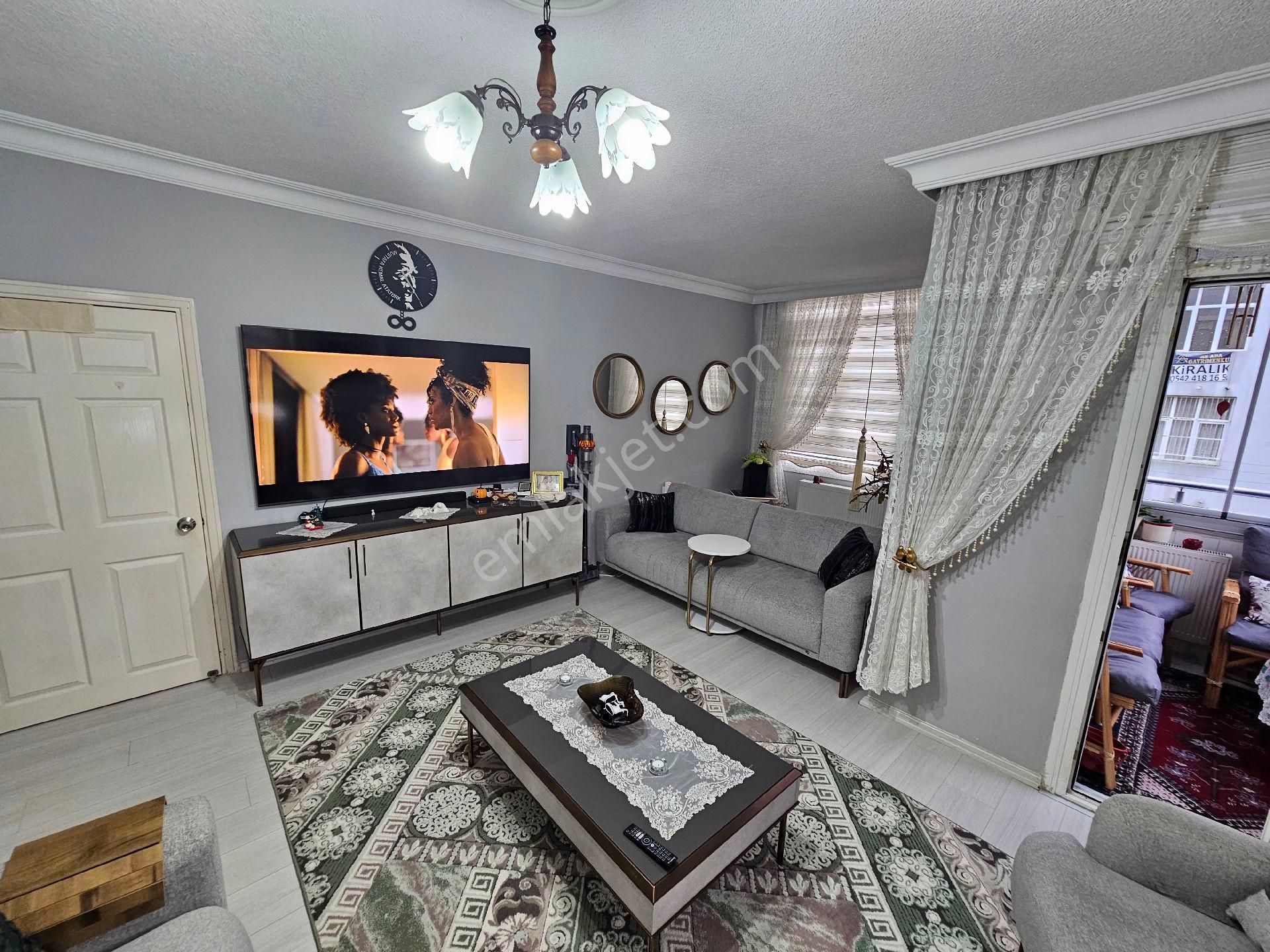 Beyazevlerde 3+1 4 Katlının 3. Katı Cam Balkonlu Doğalgazlı (asansör Yok) - Görsel 6