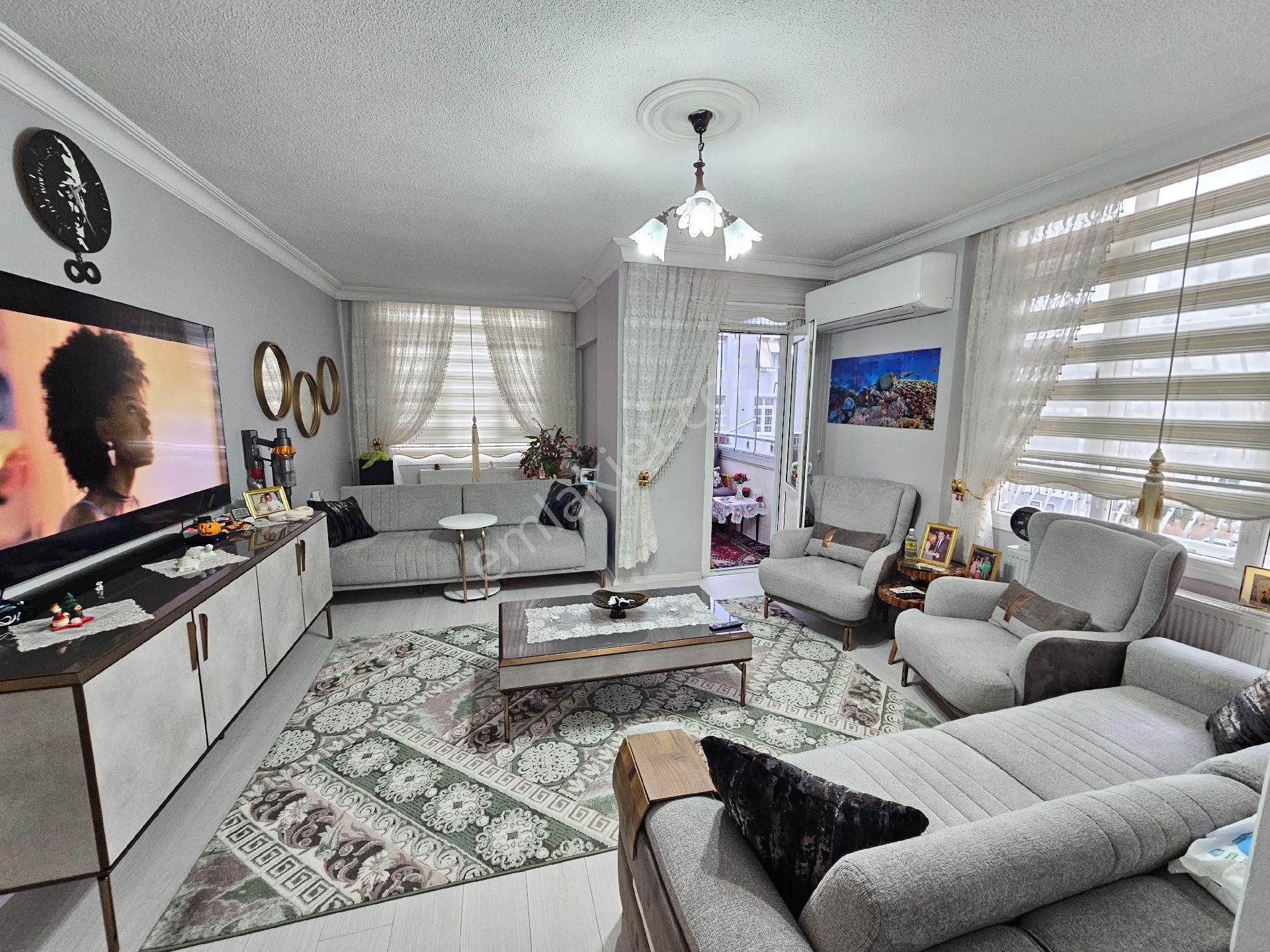 Beyazevlerde 3+1 4 Katlının 3. Katı Cam Balkonlu Doğalgazlı (asansör Yok) - Görsel 5