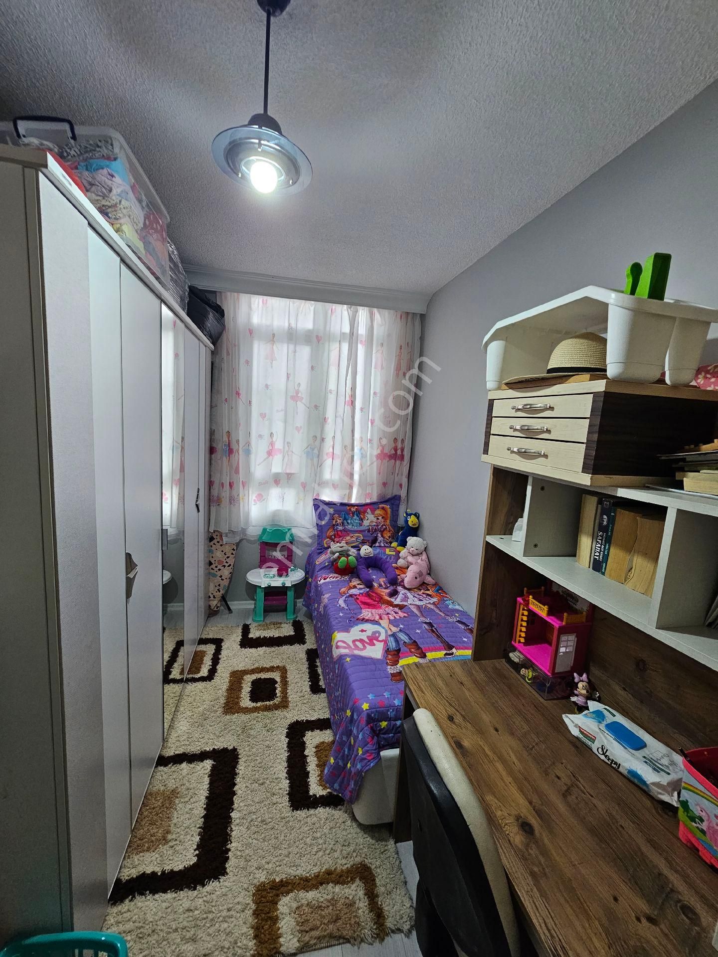 Beyazevlerde 3+1 4 Katlının 3. Katı Cam Balkonlu Doğalgazlı (asansör Yok) - Görsel 15