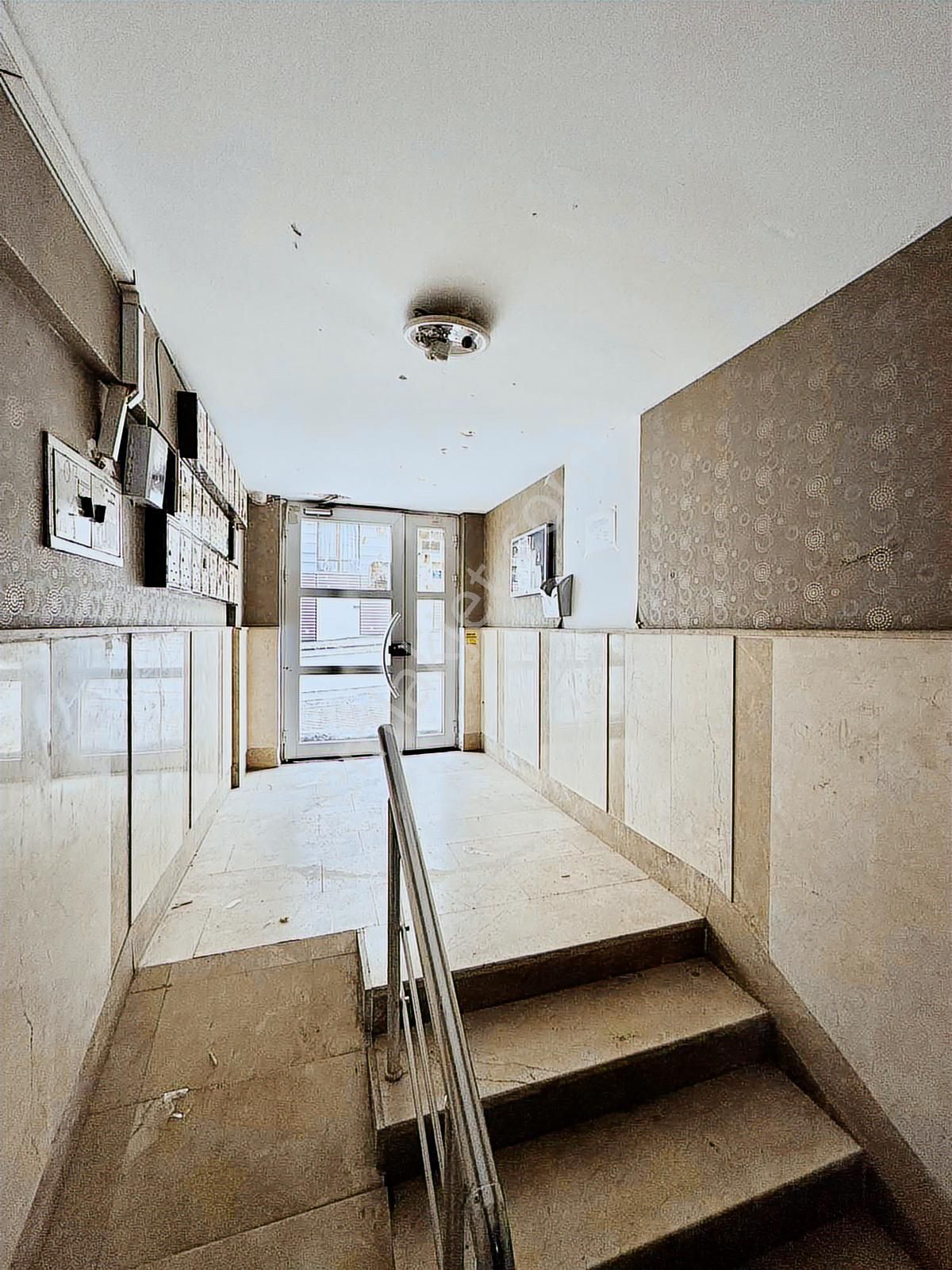 Büyükdere'de Vefa'dan Asansörlü Özel Teraslı 2+1 Dublex Daire - Görsel 28