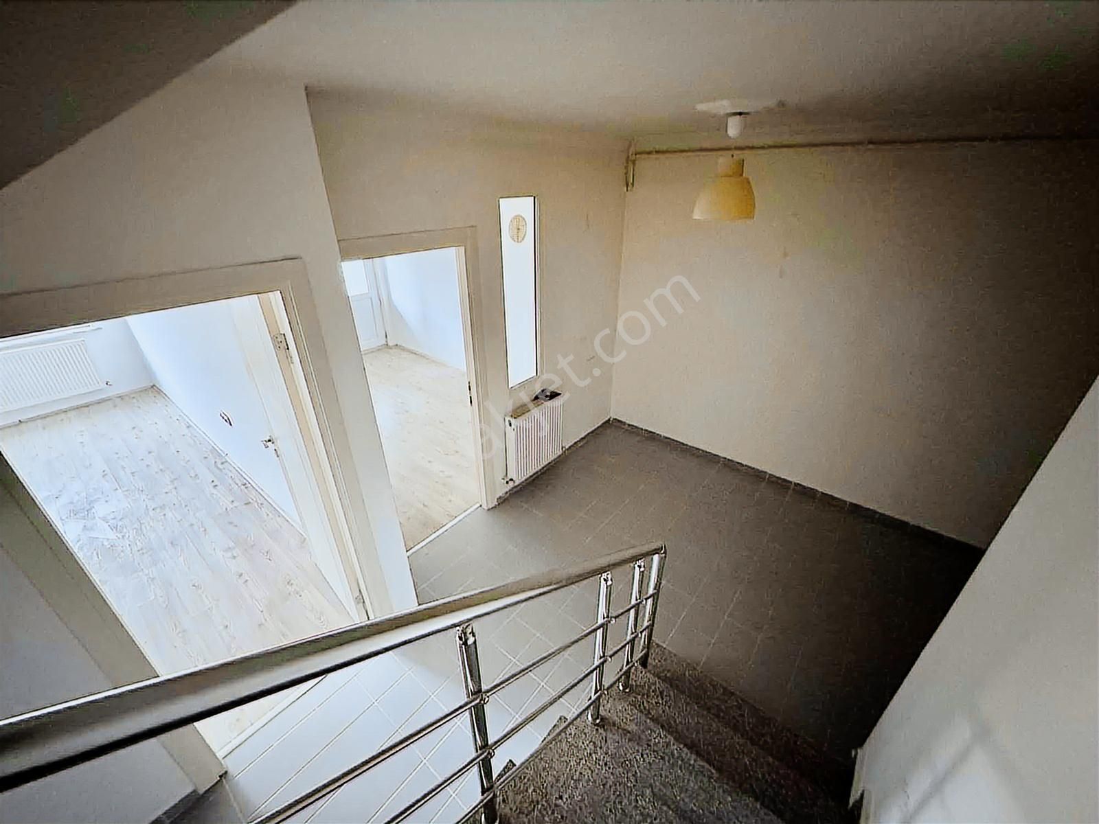 Büyükdere'de Vefa'dan Asansörlü Özel Teraslı 2+1 Dublex Daire - Görsel 14