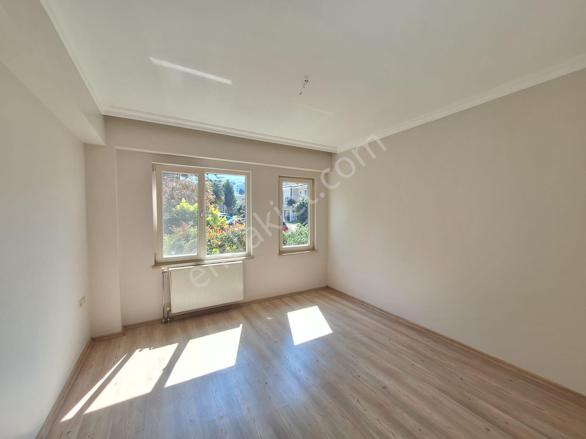 Serdivan İstiklal Mahallesinde Şömineli Geniş Daire - Görsel 13