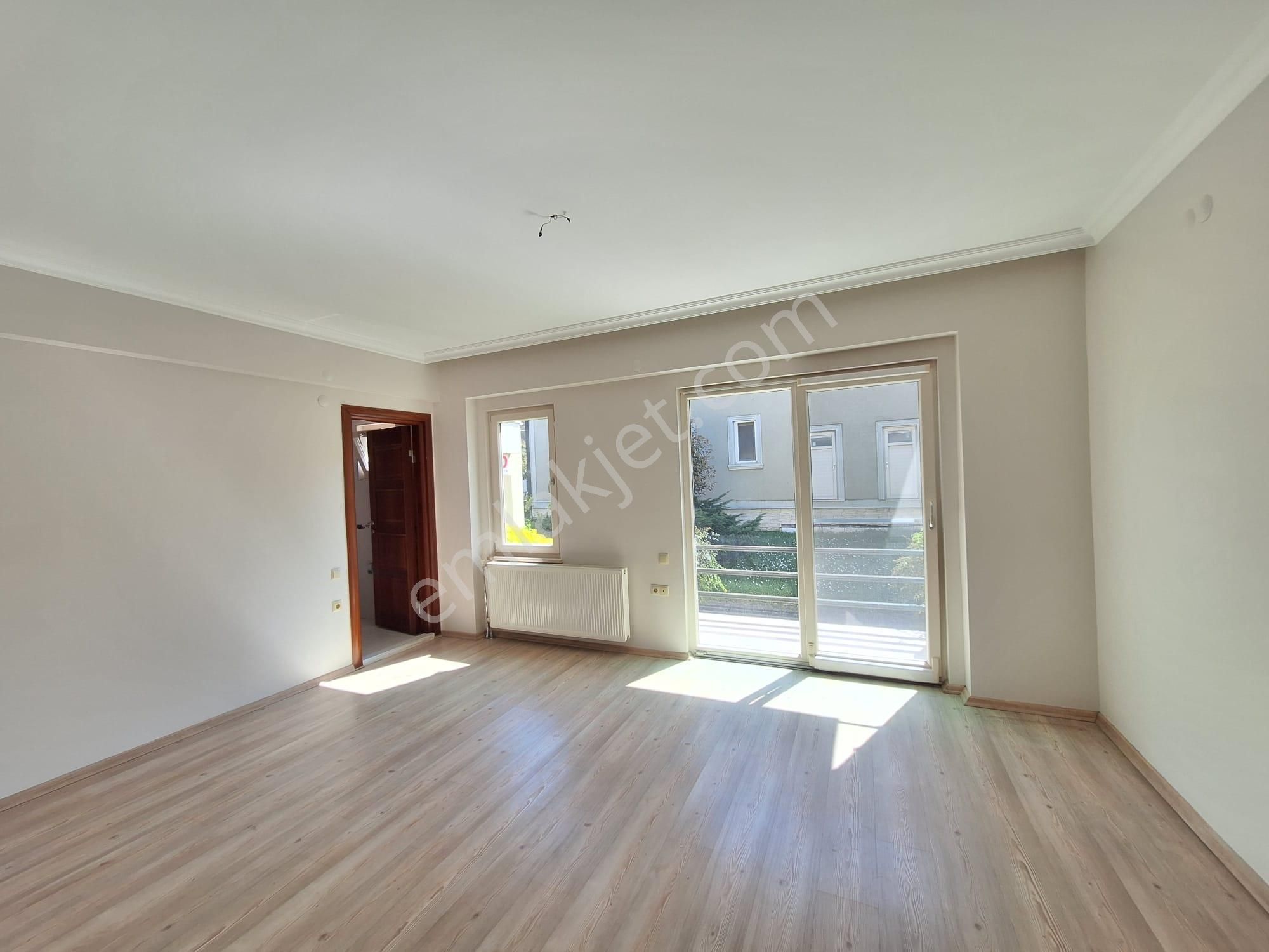 Serdivan İstiklal Mahallesinde Şömineli Geniş Daire - Görsel 15