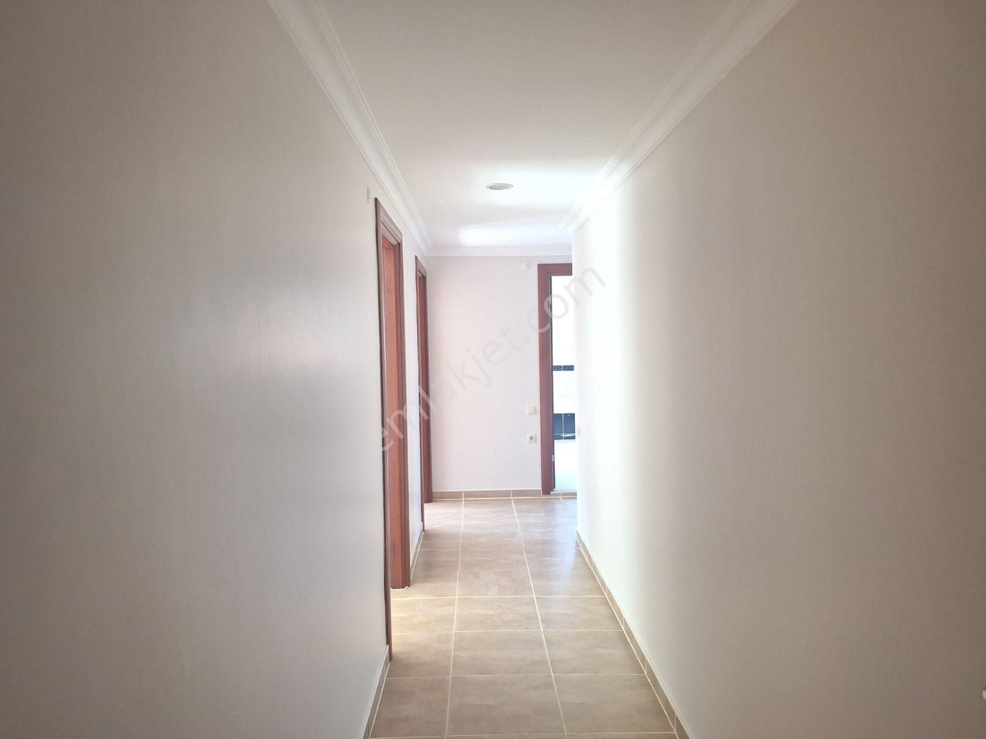 Serdivan İstiklal Mahallesinde Şömineli Geniş Daire - Görsel 25