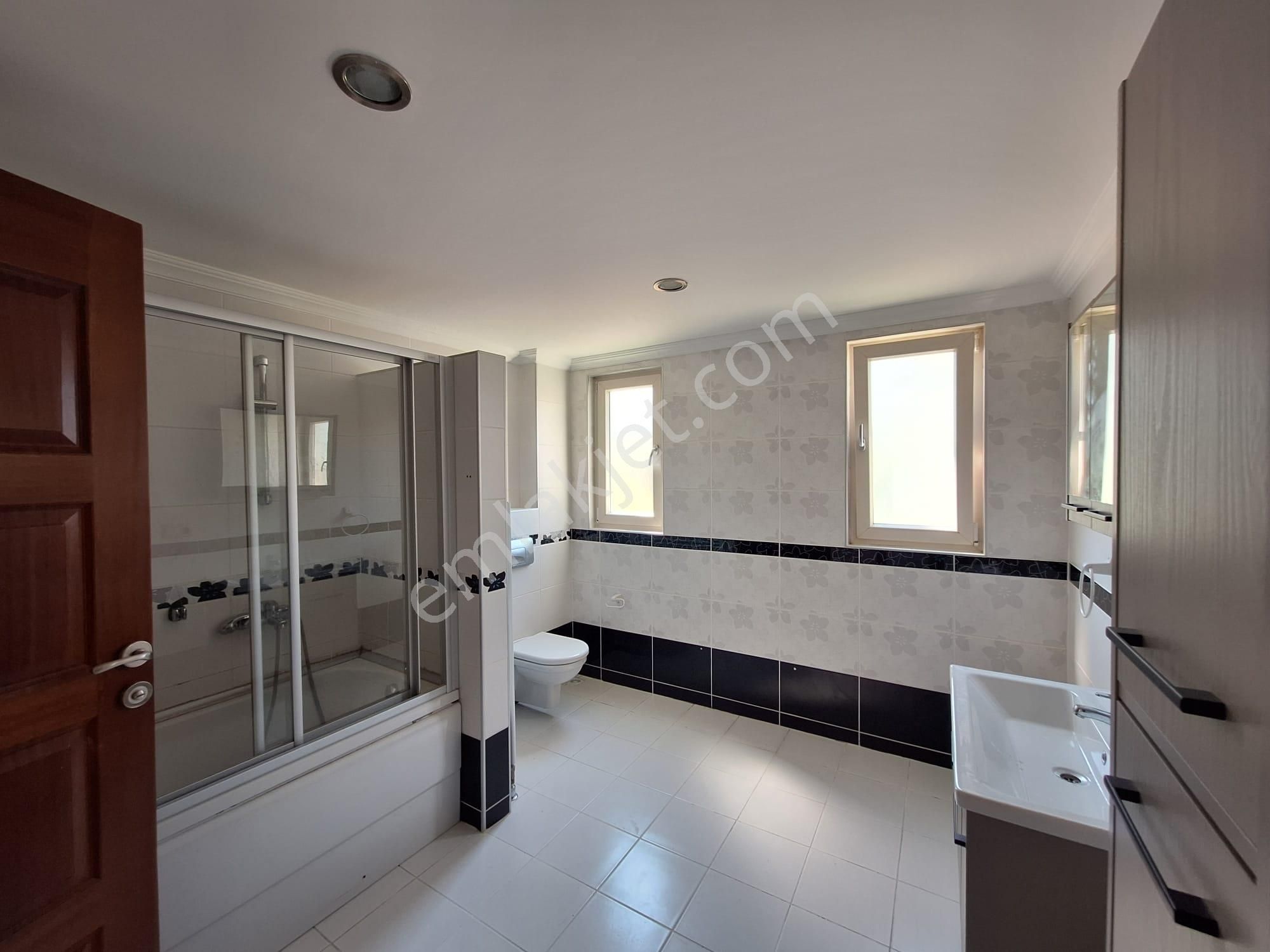 Serdivan İstiklal Mahallesinde Şömineli Geniş Daire - Görsel 10