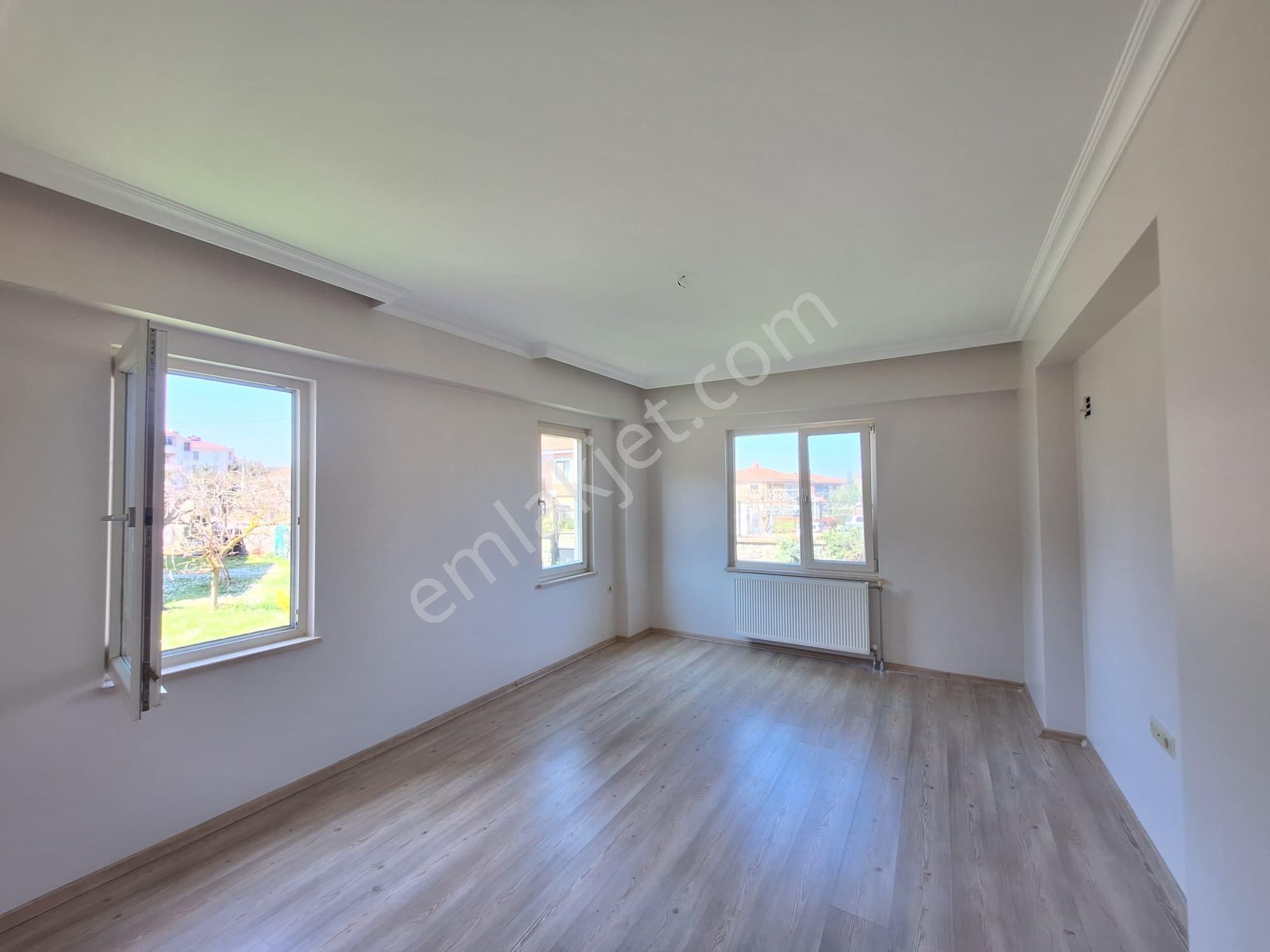 Serdivan İstiklal Mahallesinde Şömineli Geniş Daire - Görsel 12