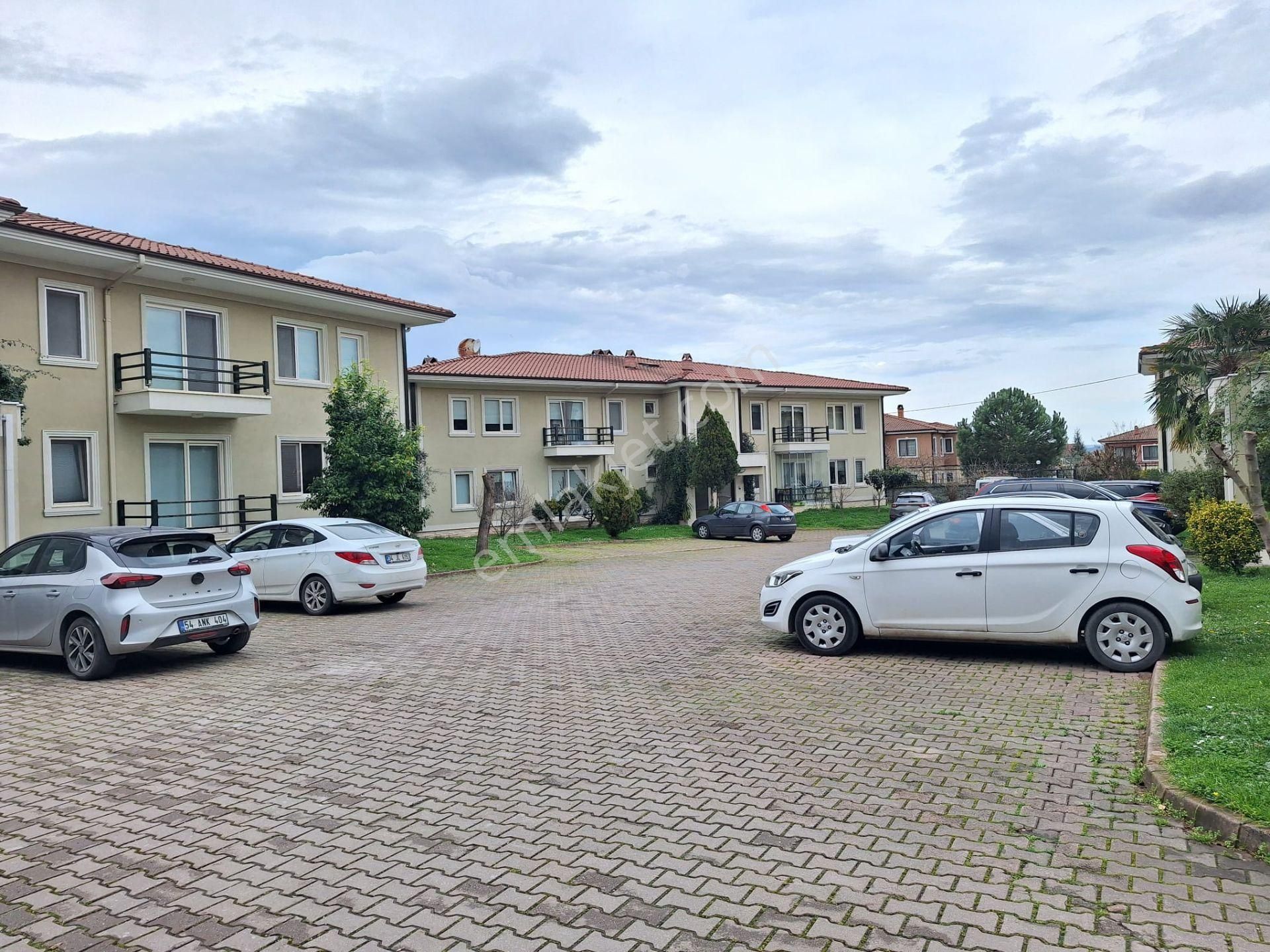 Serdivan İstiklal Mahallesinde Şömineli Geniş Daire - Görsel 4