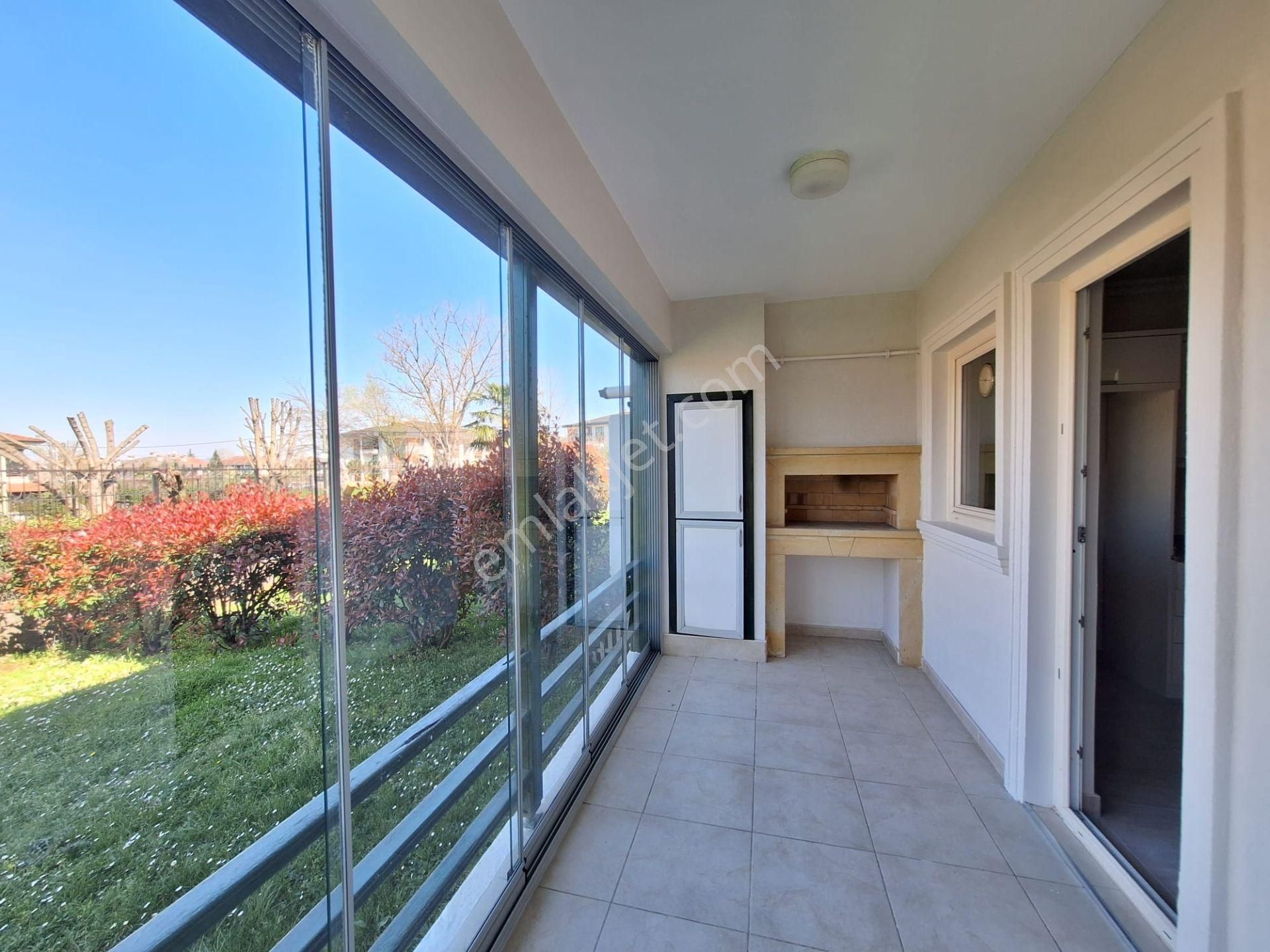 Serdivan İstiklal Mahallesinde Şömineli Geniş Daire - Görsel 16