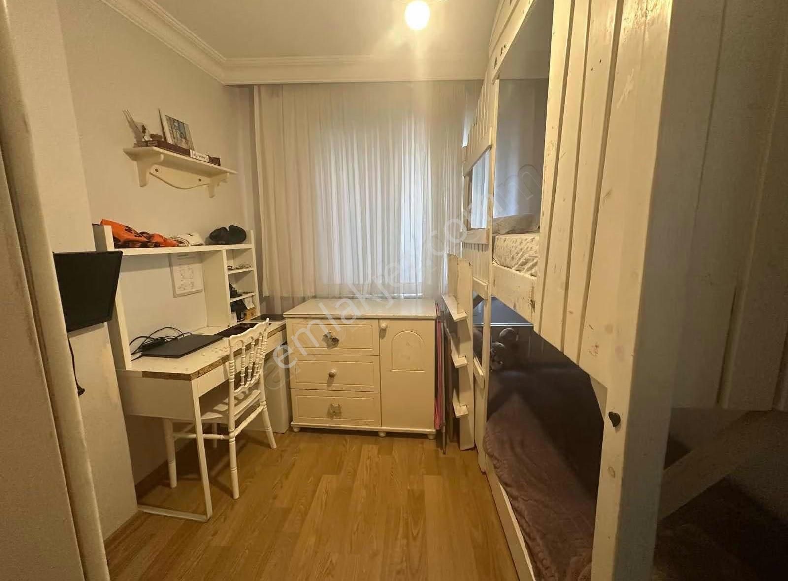 4 Levent Çeliktepe Satılık 2+1 Ara Kat Genç Bina Merkezi Konum