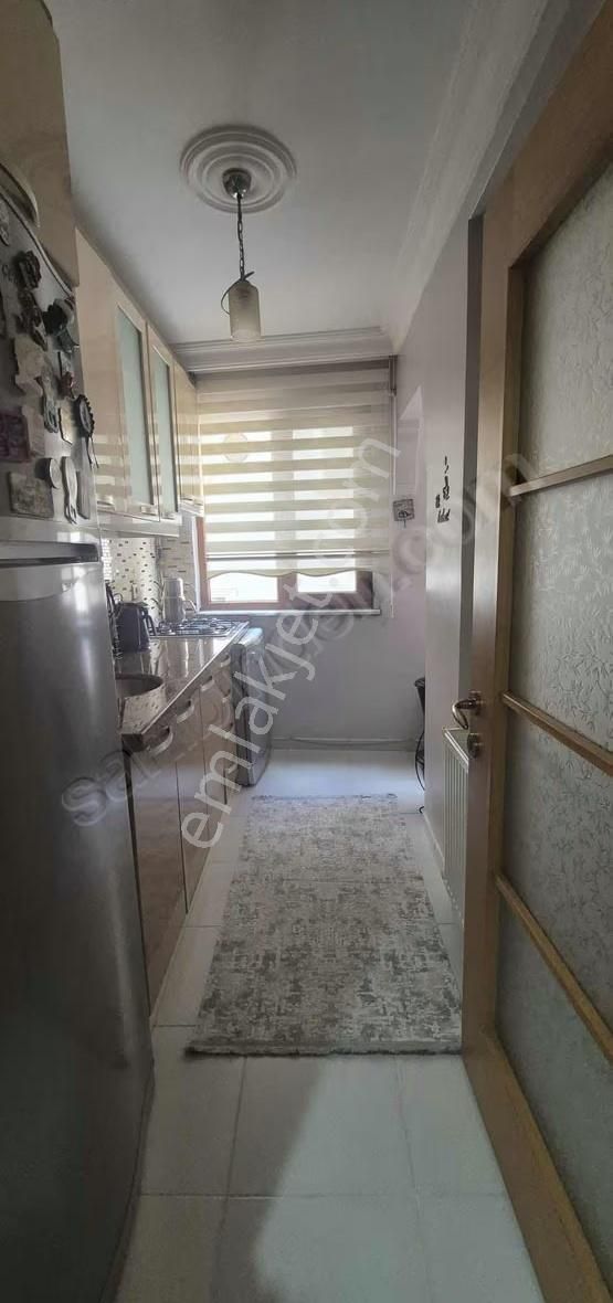 4 Levent Çeliktepe Satılık 2+1 Ara Kat Genç Bina Merkezi Konum - Görsel 3