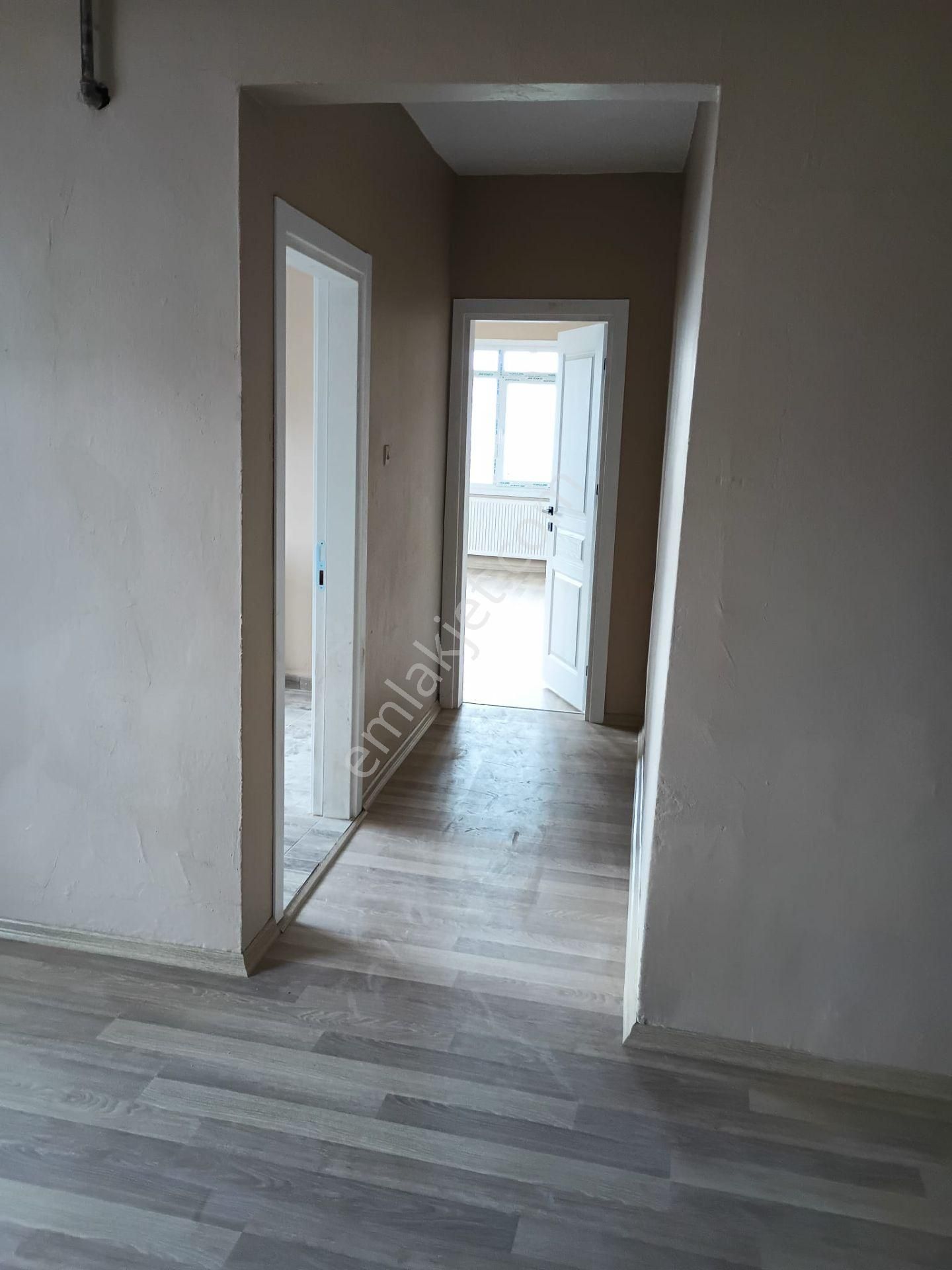 Mega Medipol'e Yürüme Mesafesinde İçi Komple Sıfırlanmış - Görsel 8