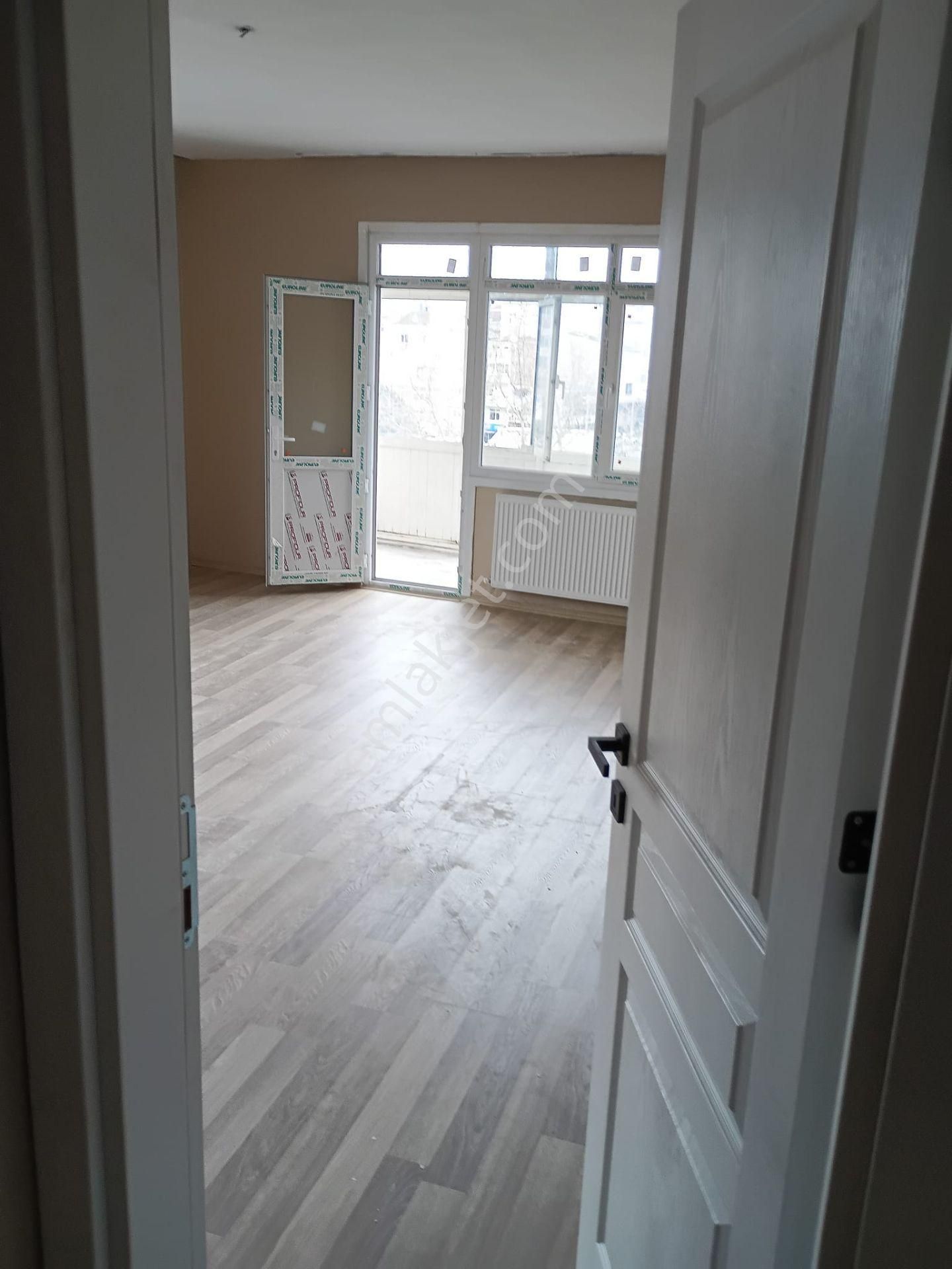 Mega Medipol'e Yürüme Mesafesinde İçi Komple Sıfırlanmış - Görsel 10