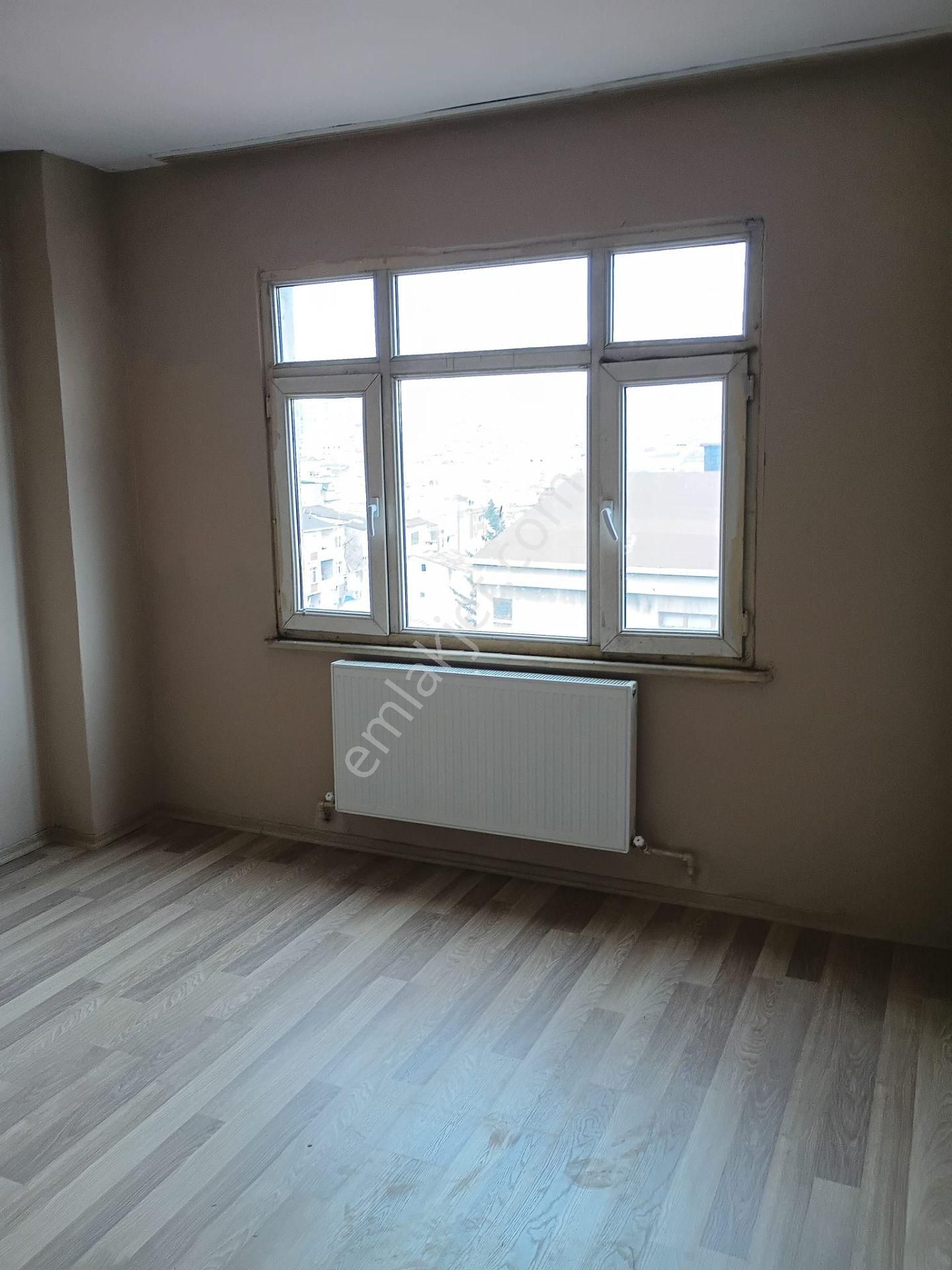 Mega Medipol'e Yürüme Mesafesinde İçi Komple Sıfırlanmış - Görsel 9