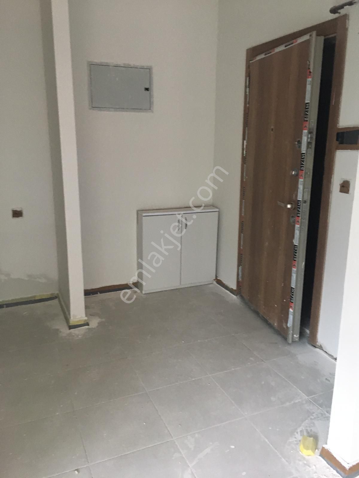 Bahçeli Balkonlu Bağlarbaşı 7a Vadi Evlerinde 1+1 - Görsel 2