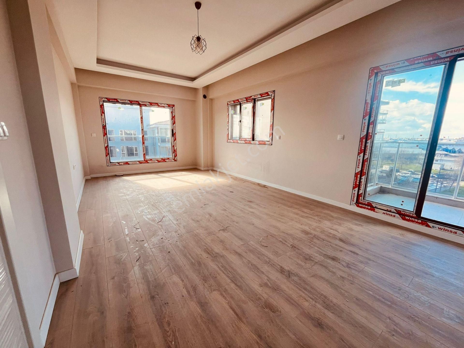 Çiğli Ataşehir 'de Havuzlu Sitede 2+1 Kiralık Daire - Görsel 15