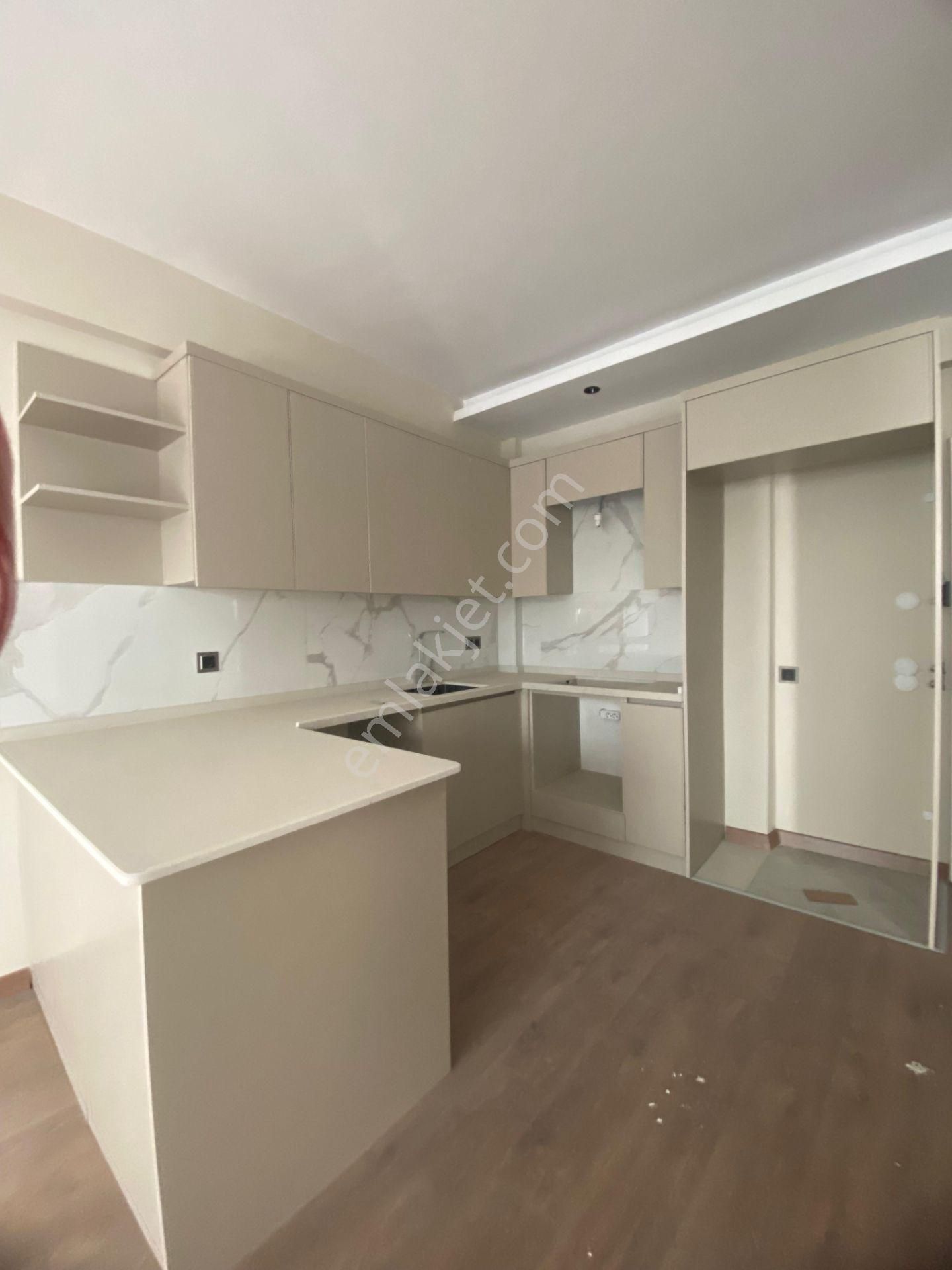 Erdemli Merkezde Kiralık 1+1 Daire - Görsel 13