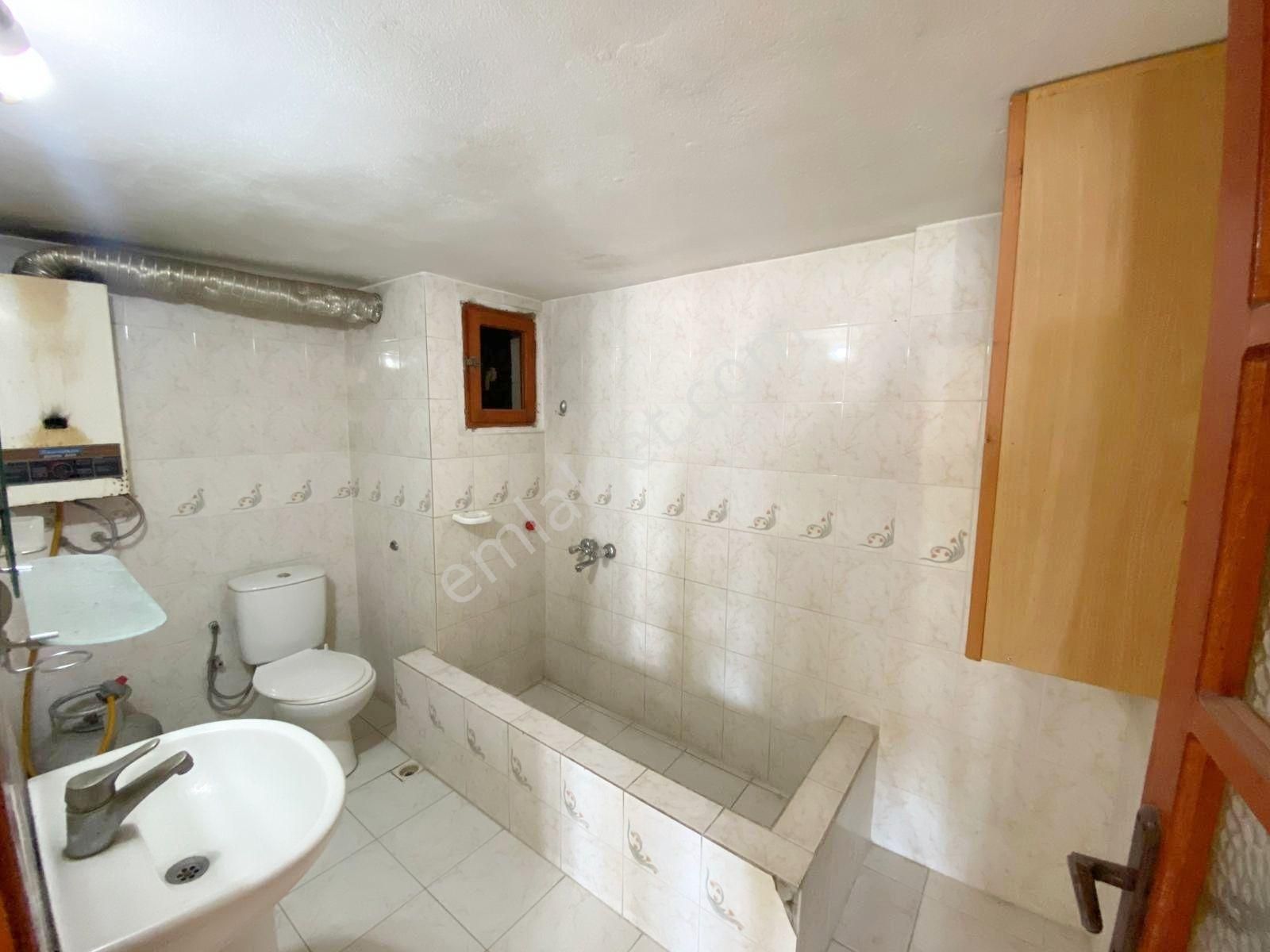 Bahçeşehir'de_3.katlı_müstakil_binanın_2.katında_geniş_2+1_kiralık - Görsel 9