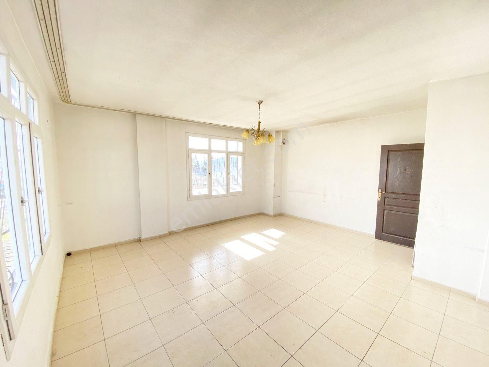 Bahçeşehir'de_3.katlı_müstakil_binanın_2.katında_geniş_2+1_kiralık - Görsel 11