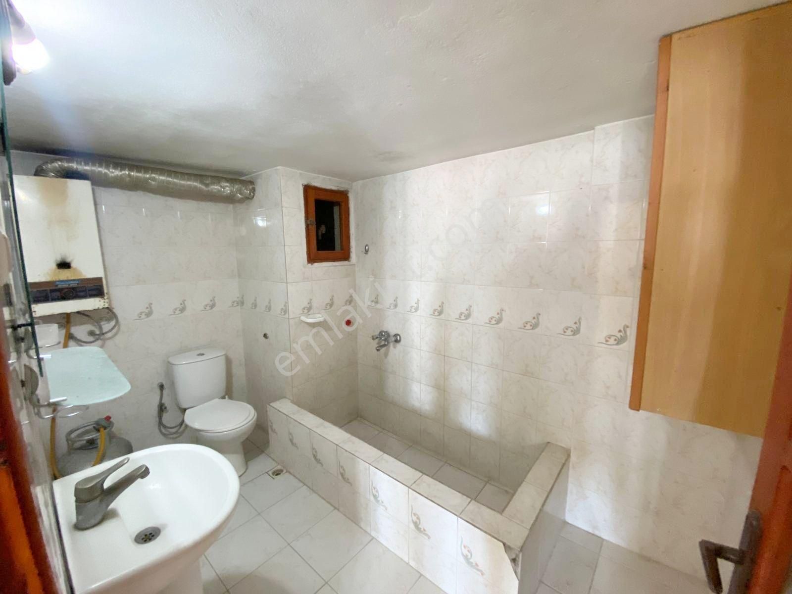 Bahçeşehir'de_3.katlı_müstakil_binanın_2.katında_geniş_2+1_kiralık - Görsel 10