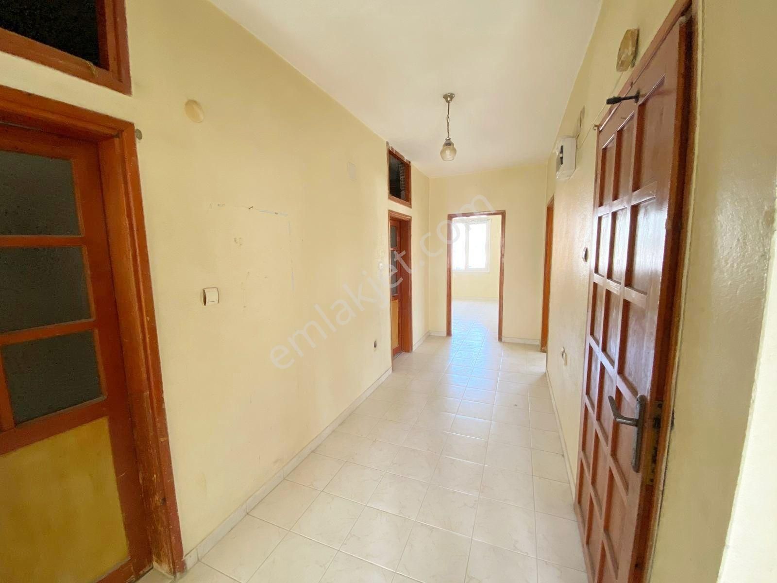 Bahçeşehir'de_3.katlı_müstakil_binanın_2.katında_geniş_2+1_kiralık - Görsel 17