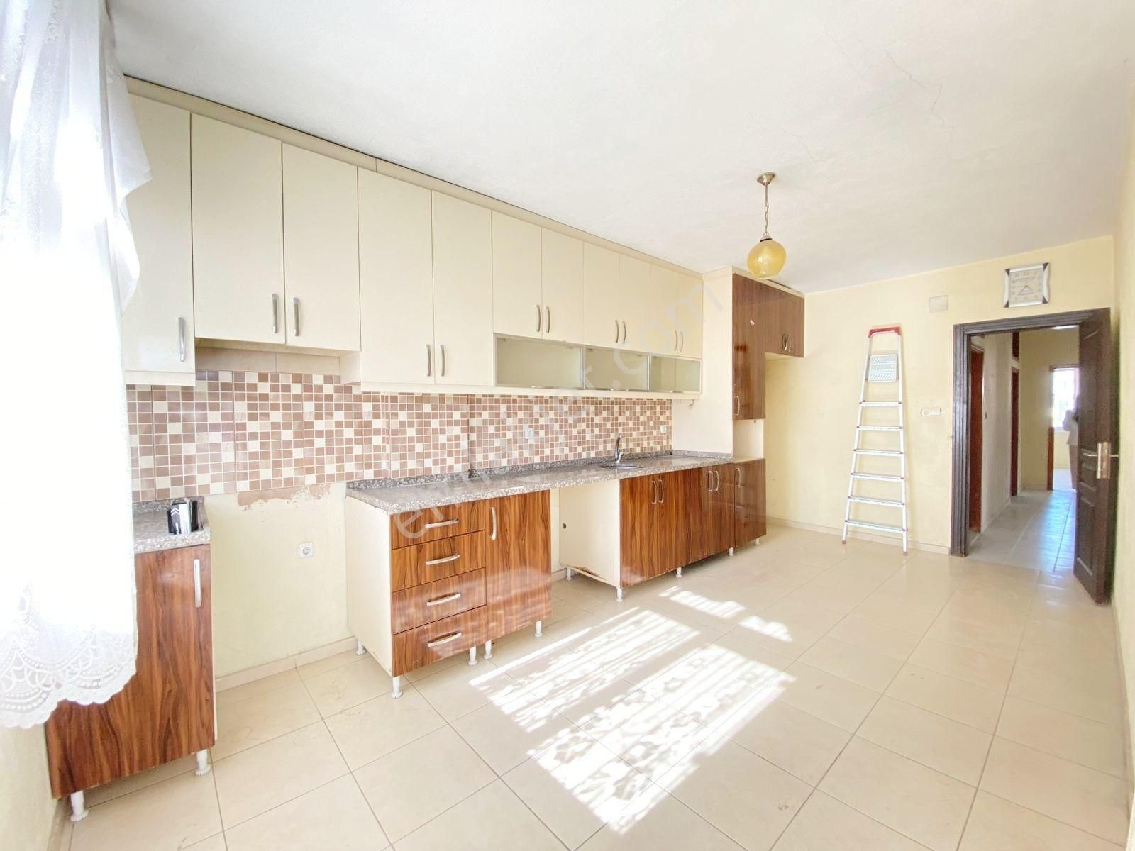 Bahçeşehir'de_3.katlı_müstakil_binanın_2.katında_geniş_2+1_kiralık - Görsel 7