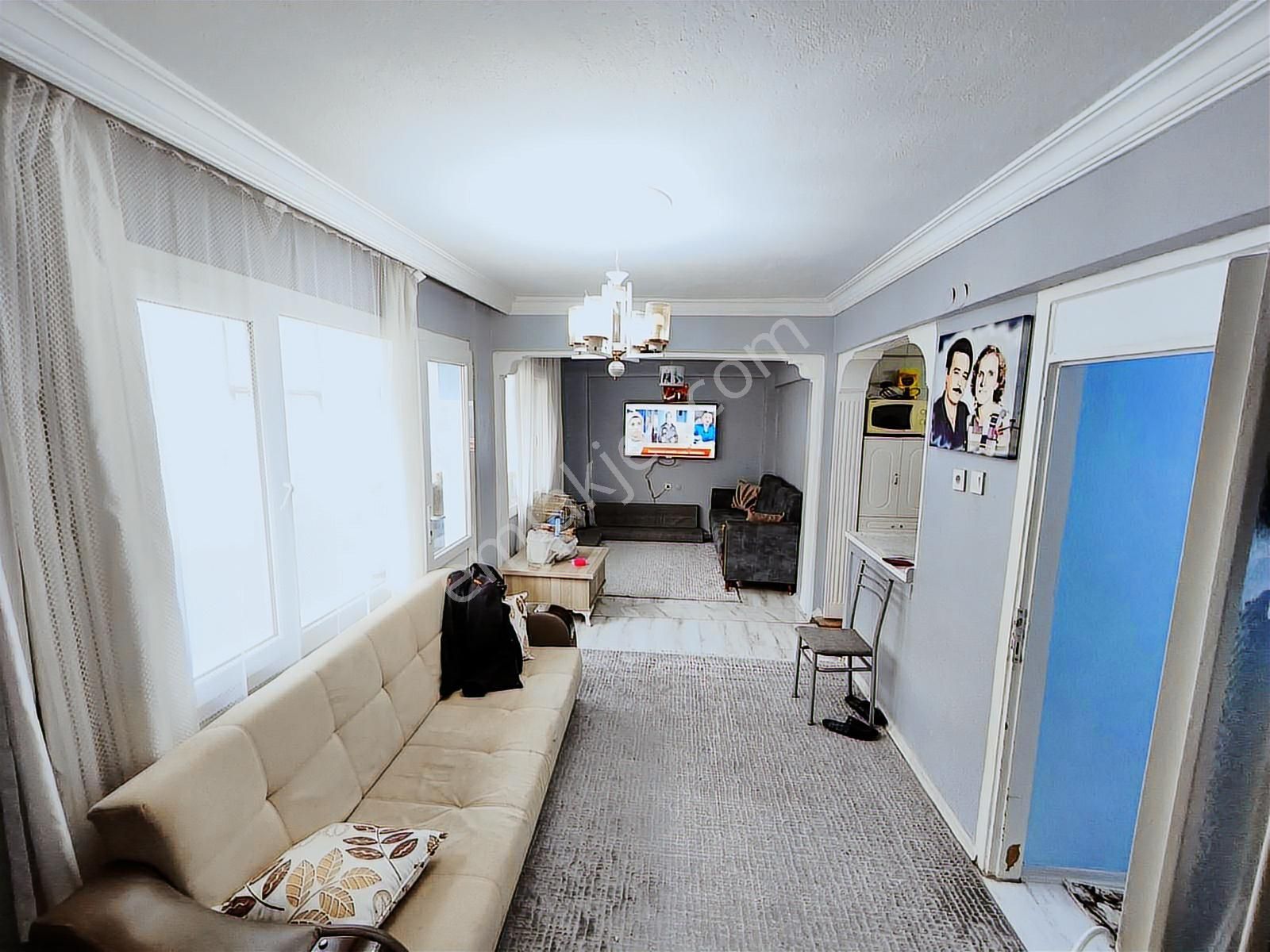 Kazım Karabekir Mah. Üzümcü Meydan Yakını 2+1 İçi Bakımlı - Görsel 2