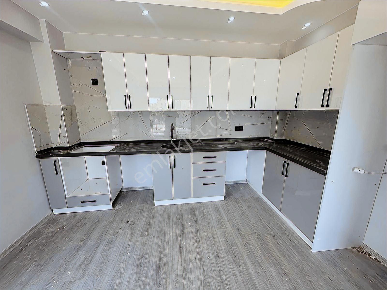 Cumhuriyet Mahallesinde 2+1 Satılık Lüx Daire - Görsel 10