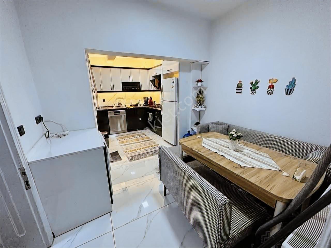 Karşıyaka Alaybey De Full Eşyalı 3+1 Vintage Ev - Görsel 6