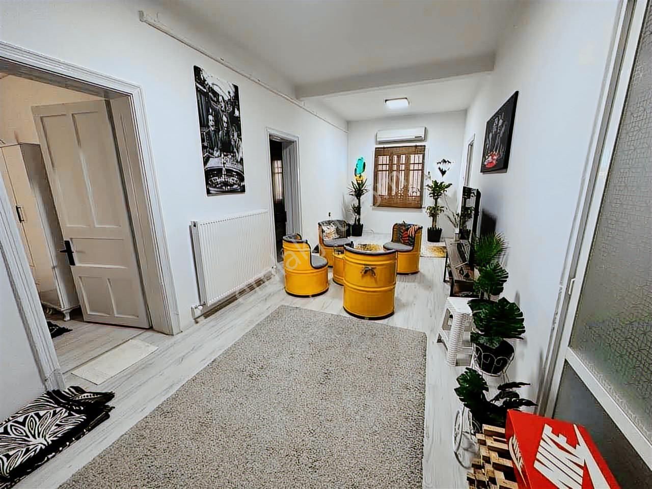 Karşıyaka Alaybey De Full Eşyalı 3+1 Vintage Ev - Görsel 9