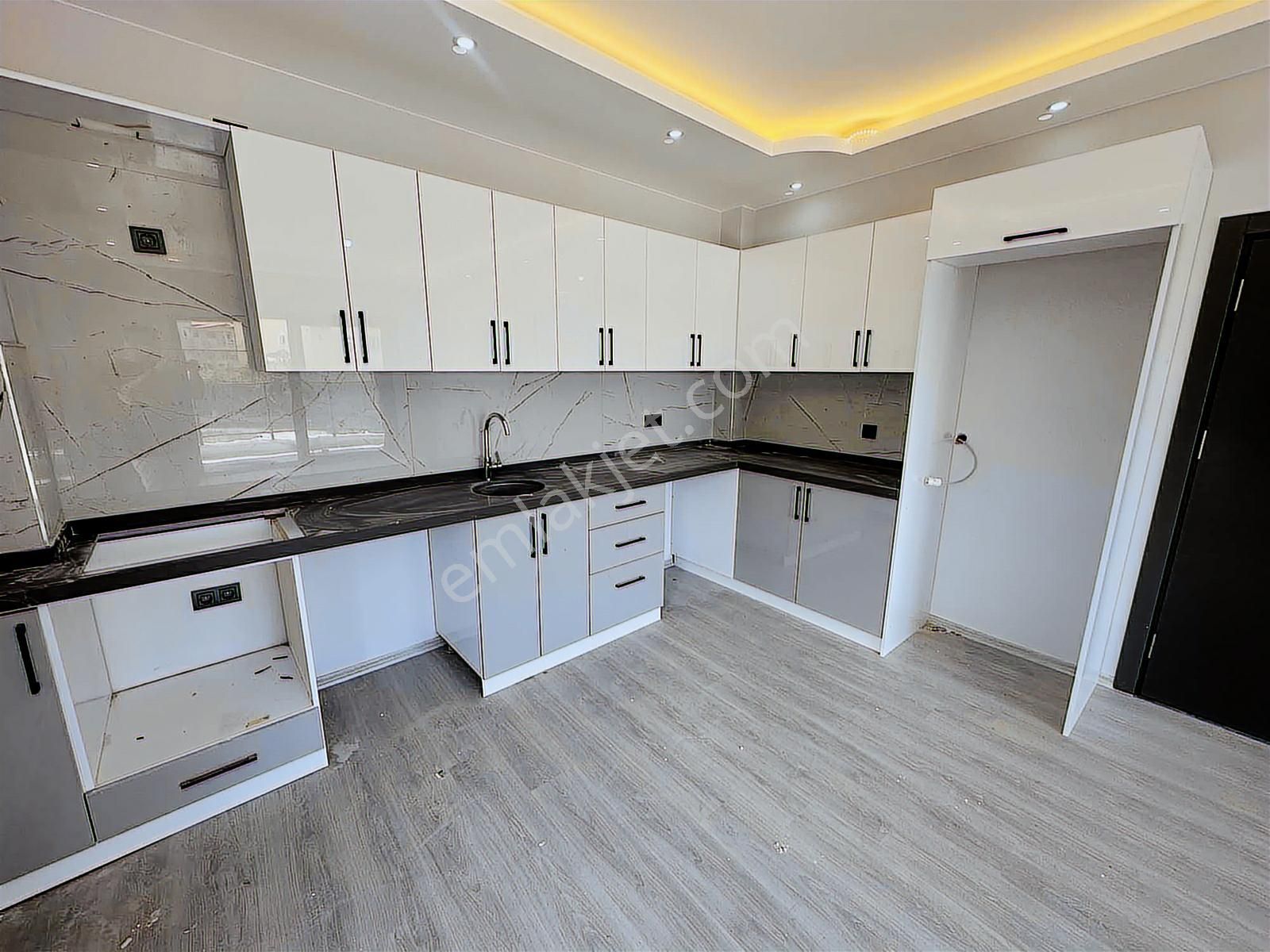 Cumhuriyet Mahallesinde Yüksek Zemin 2+1 Satılık Lüx Daire - Görsel 12