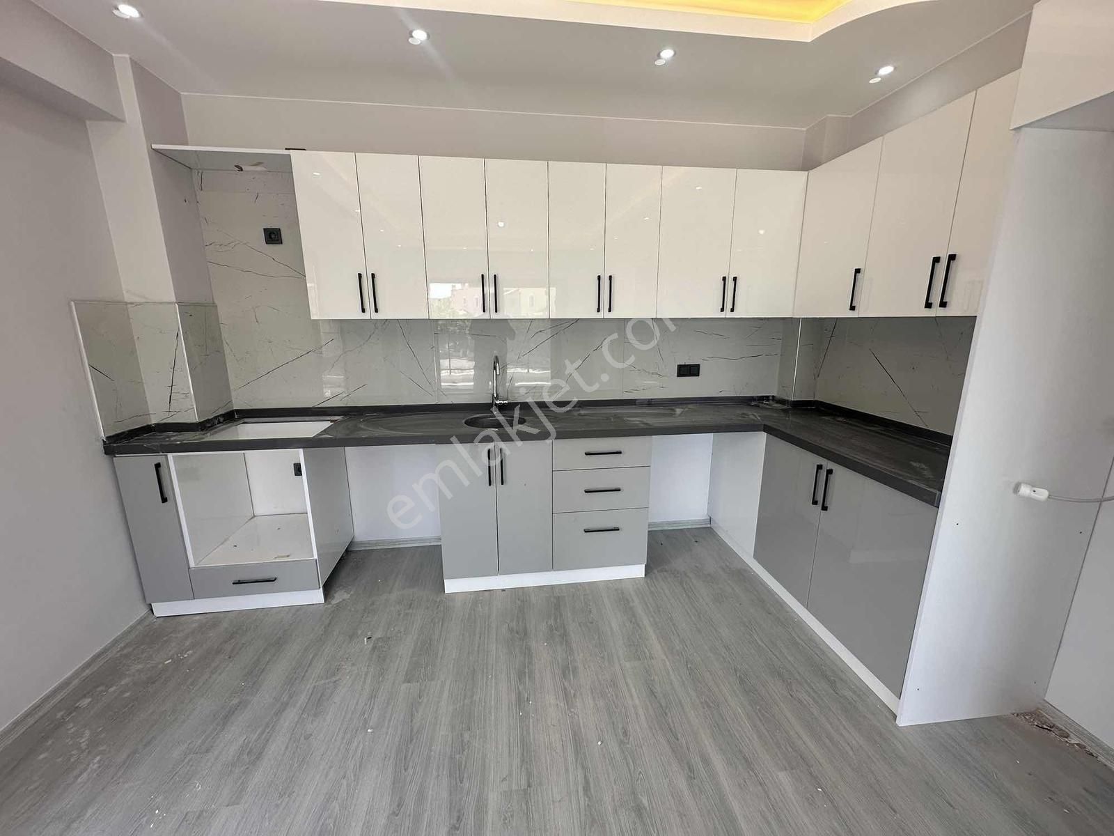 Cumhuriyet Mahallesinde Yüksek Zemin 2+1 Satılık Lüx Daire - Görsel 6