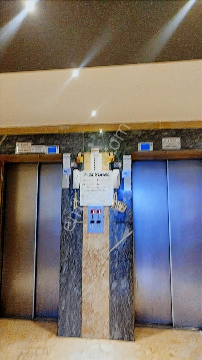 Ulubey Mah. Cadde'de Katta 3+1 Araç Veya 1+1 Takaslı Daire - Görsel 3