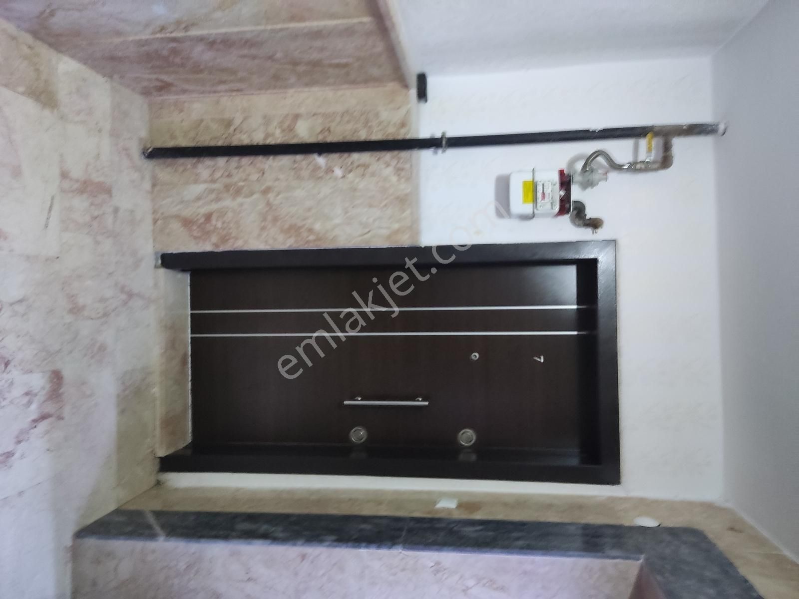 Ulubey Mah. Cadde'de Katta 3+1 Araç Veya 1+1 Takaslı Daire - Görsel 12