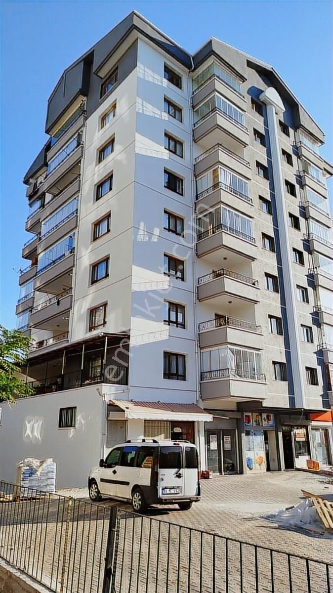Ulubey Mah. Cadde'de Katta 3+1 Araç Veya 1+1 Takaslı Daire - Görsel 7
