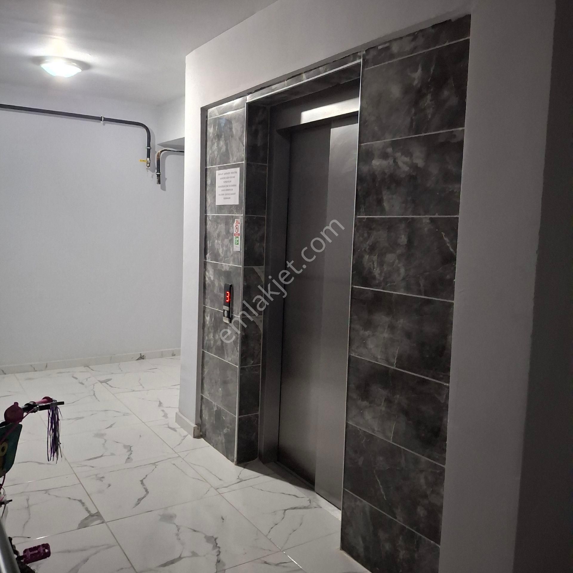 T.dağ Muratlı Kazımdirik Mah.de Aydınlık Odaları Geniş,ferah 2+1 4.kat Sıfır Daire Kiralıktır. - Görsel 4