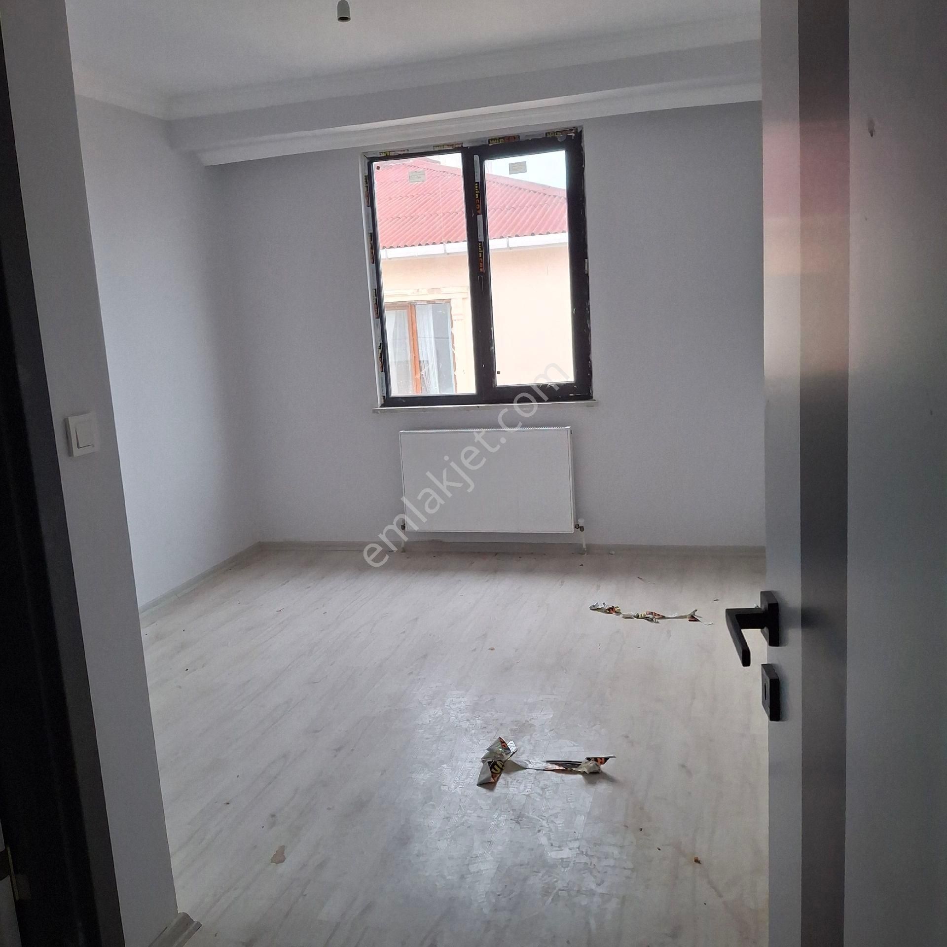 T.dağ Muratlı Kazımdirik Mah.de Aydınlık Odaları Geniş,ferah 2+1 4.kat Sıfır Daire Kiralıktır. - Görsel 8