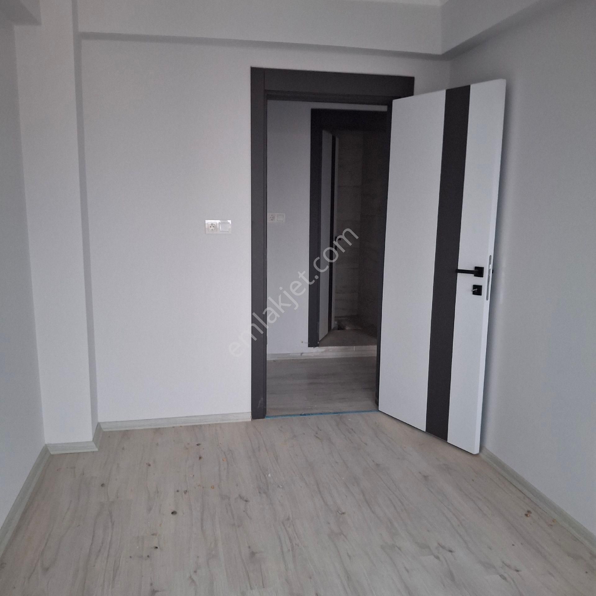 T.dağ Muratlı Kazımdirik Mah.de Aydınlık Odaları Geniş,ferah 2+1 4.kat Sıfır Daire Kiralıktır. - Görsel 16