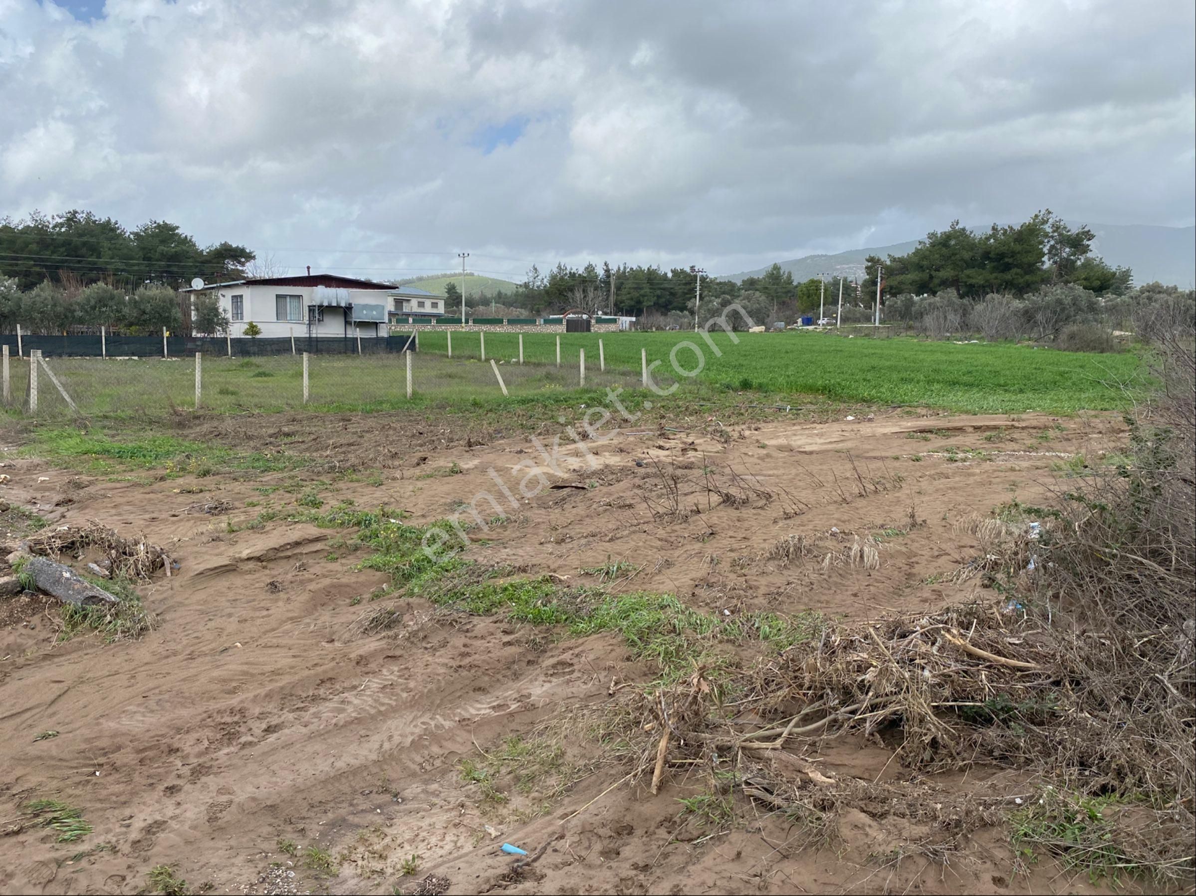 Buca Cezaevi Yakını Kırklarda 618 M2 Tarla